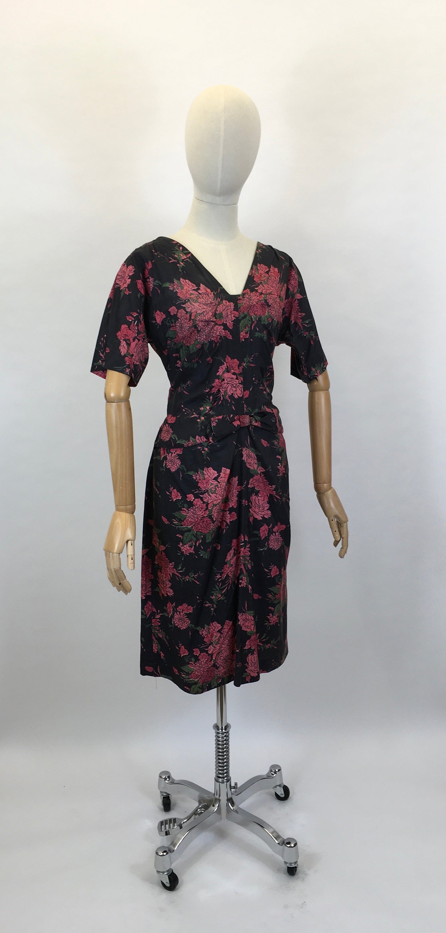 Original 1950’s Fabulous Wiggle Dress - In A Lovely Floral Silk