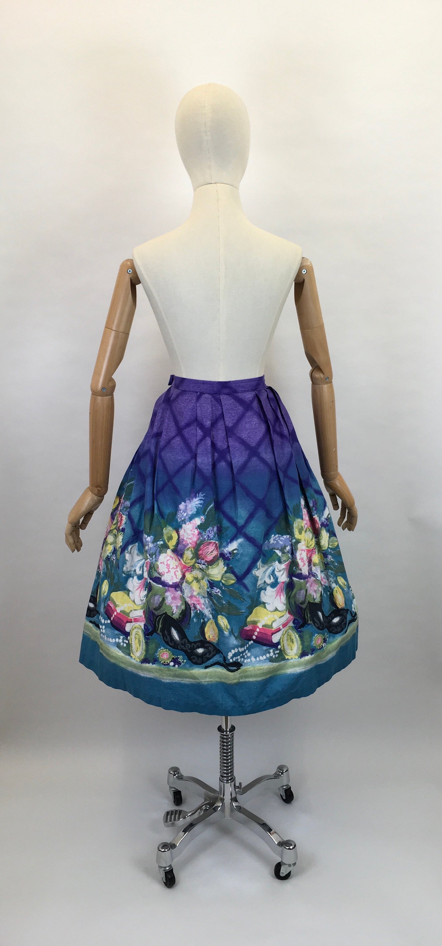 Original 1950s Novelty Print Skirt - In a Fabulous Print Featuring Masks, Books, Jewellery and More