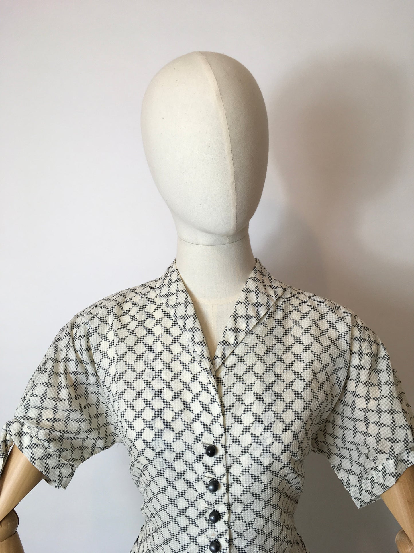 Original Early 1950s Seersucker Dress - Lovely Tie Sleeve Detailing