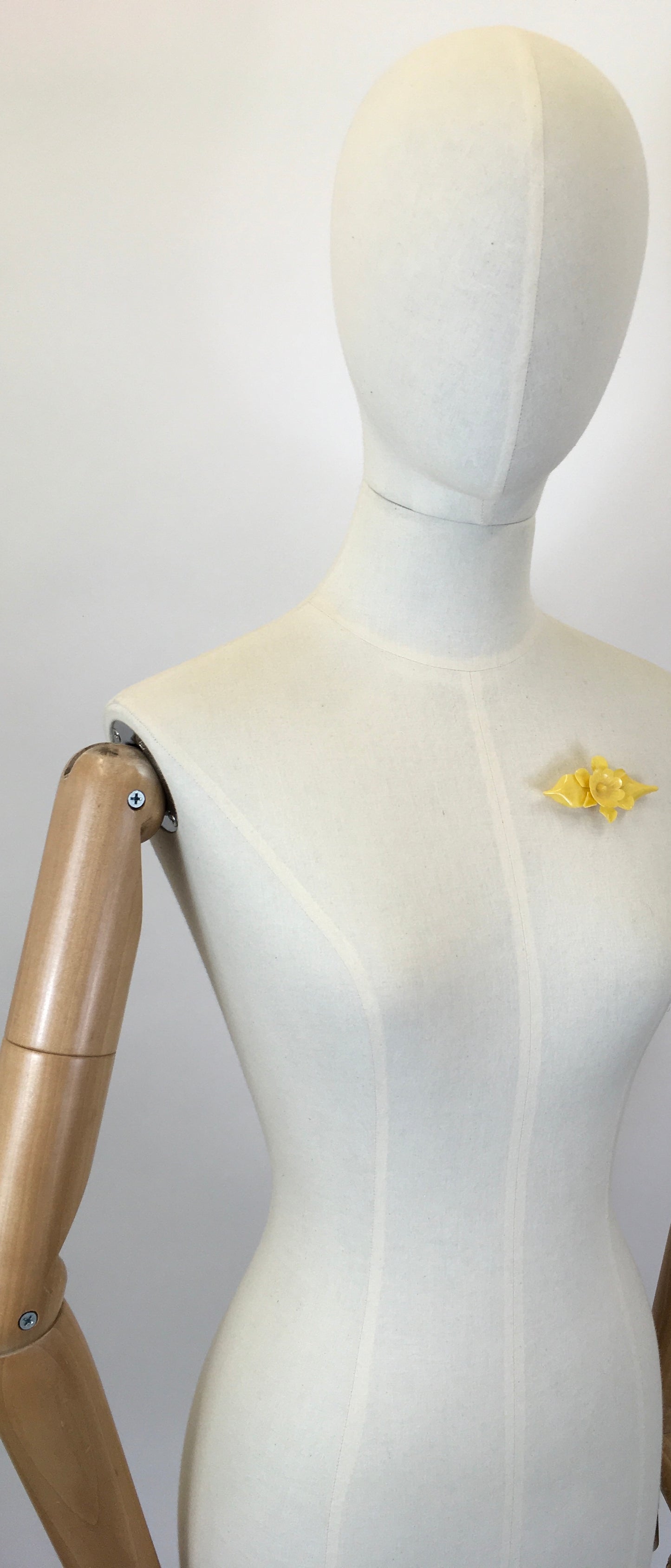 Original Late 1930's Early 1940's Celluloid Flora Brooch - In Primrose Yellow