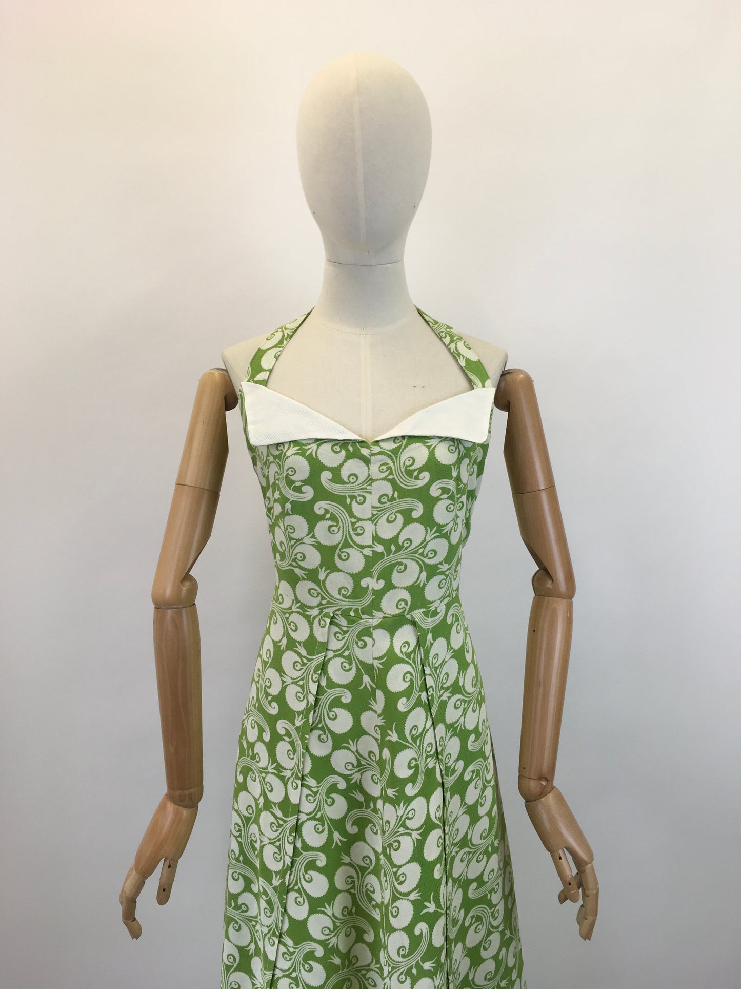 Original 1940's Sublime Linen Sun Dress - In A Zesty Lime Green & Crisp White
