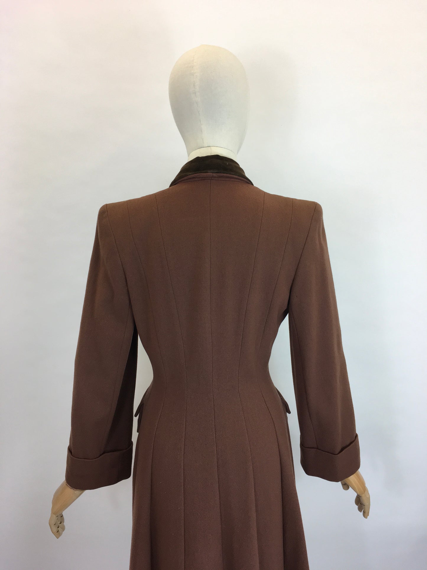 Original 1940’s SENSATIONAL Brown Wool Coat - With A Beautiful Rich Brown Velvet Trim