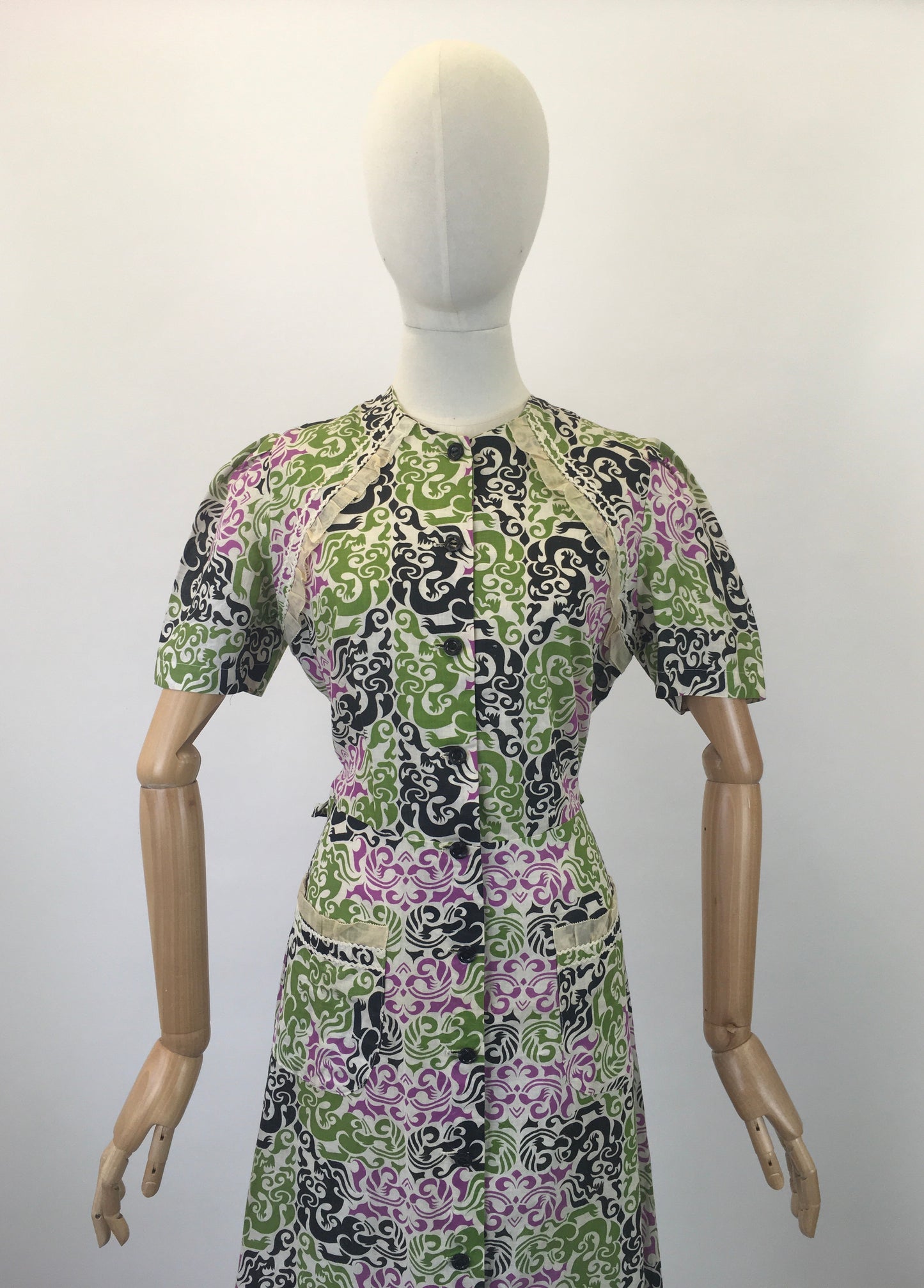 Original 1940's Stunning ' Polly Frocks Of California ' Dress - In A Vibrant Pallet Linen