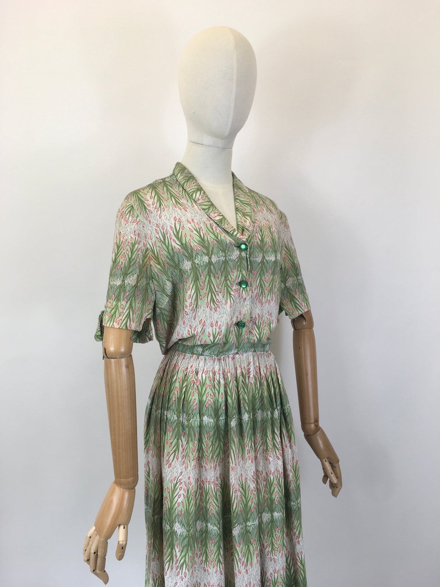 Original 1940’s Stunning Rayon Crepe Dress - In the Prettiest Floral in Powdered Rose and Green