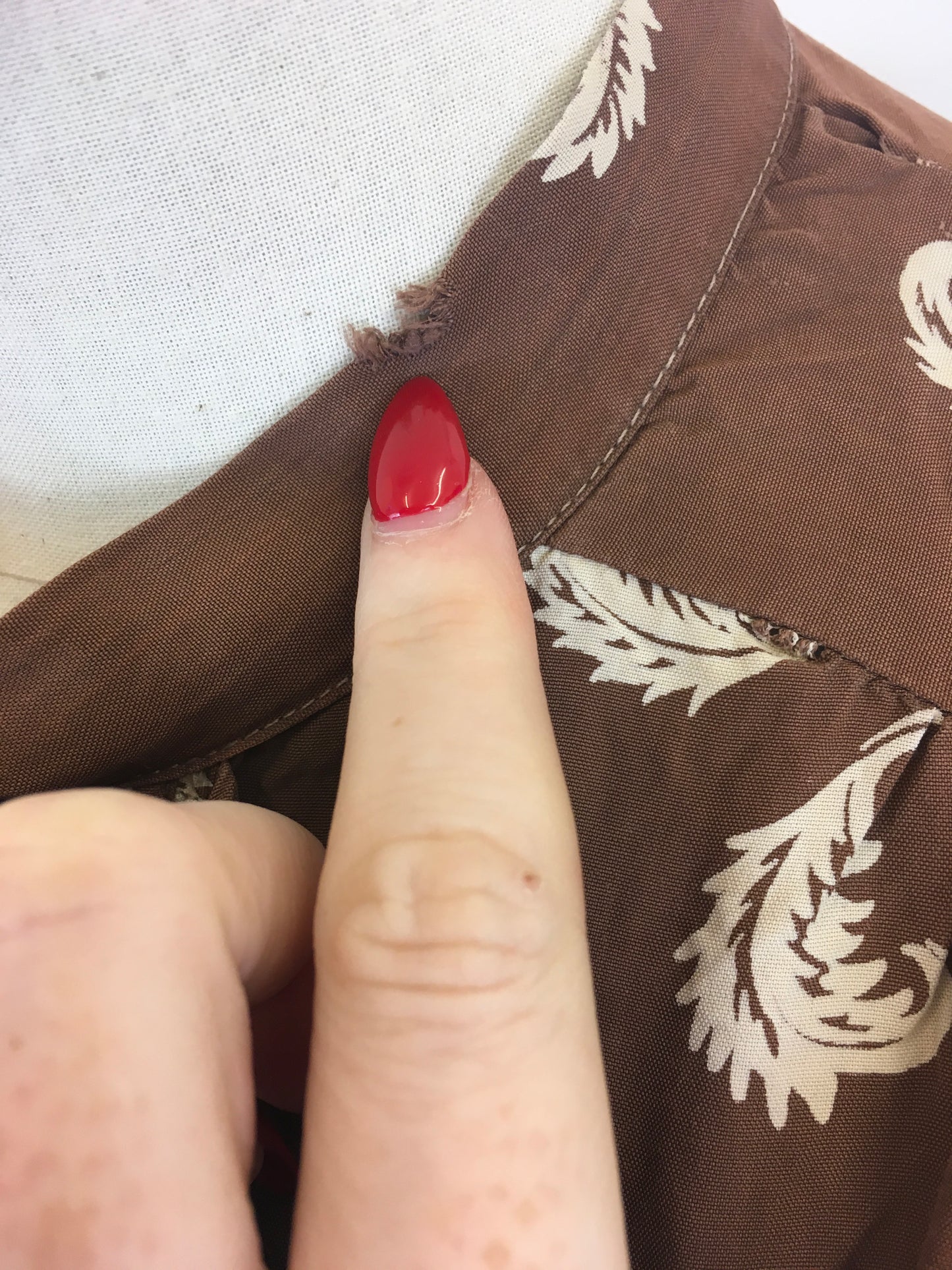 Original 1940’s AS IS Beautiful Rayon Blouse - In a Lovely Brown And White Feather Print