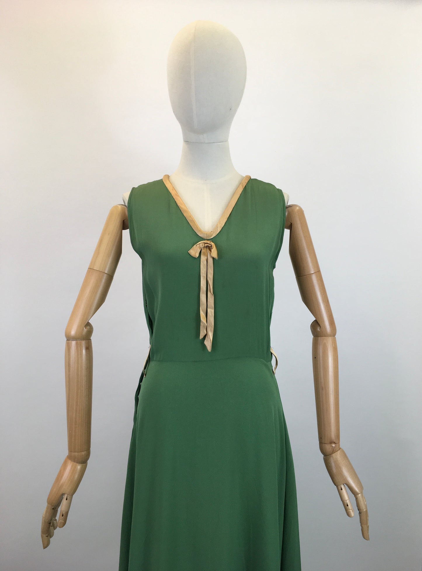 Original 1930's Darling Evening Dress - In Deco Green With Gold Trim