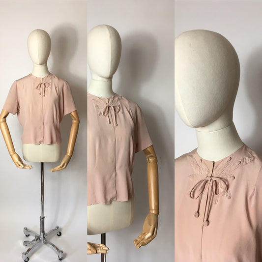Original 1940’s Crepe Blouse in Blush Pink - Lovely Shaped Detailing to the Neckline