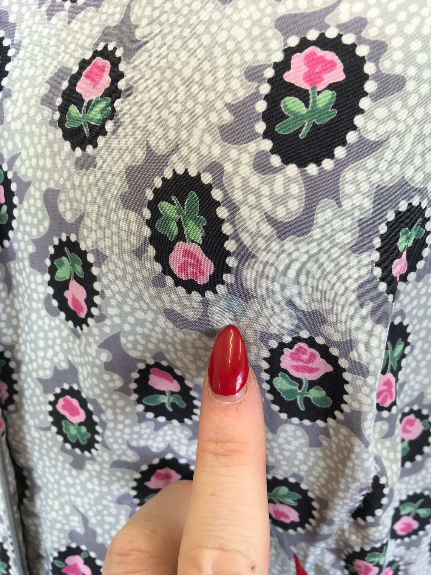 Original 1950’s Cute Button Front Dress - In A Lovely Pretty Cameo Floral