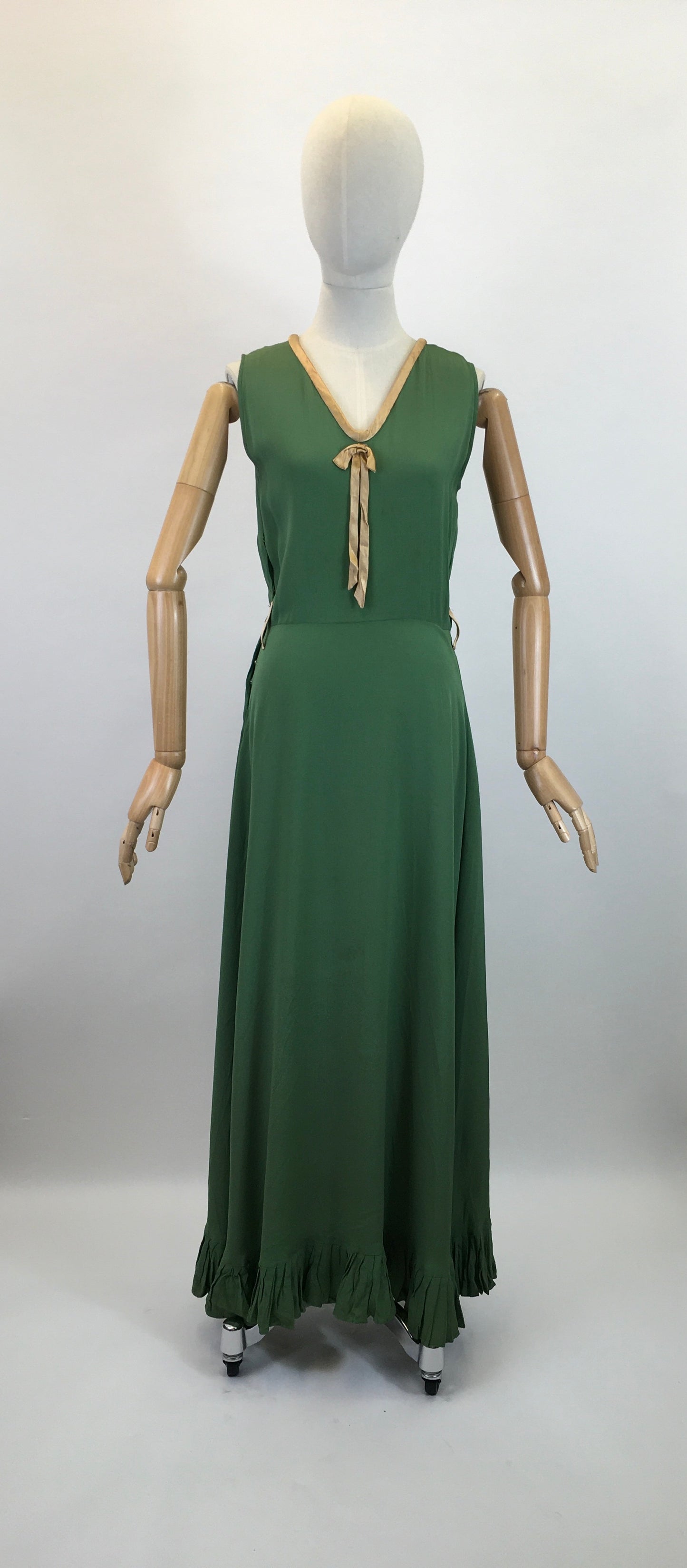 Original 1930's Darling Evening Dress - In Deco Green With Gold Trim