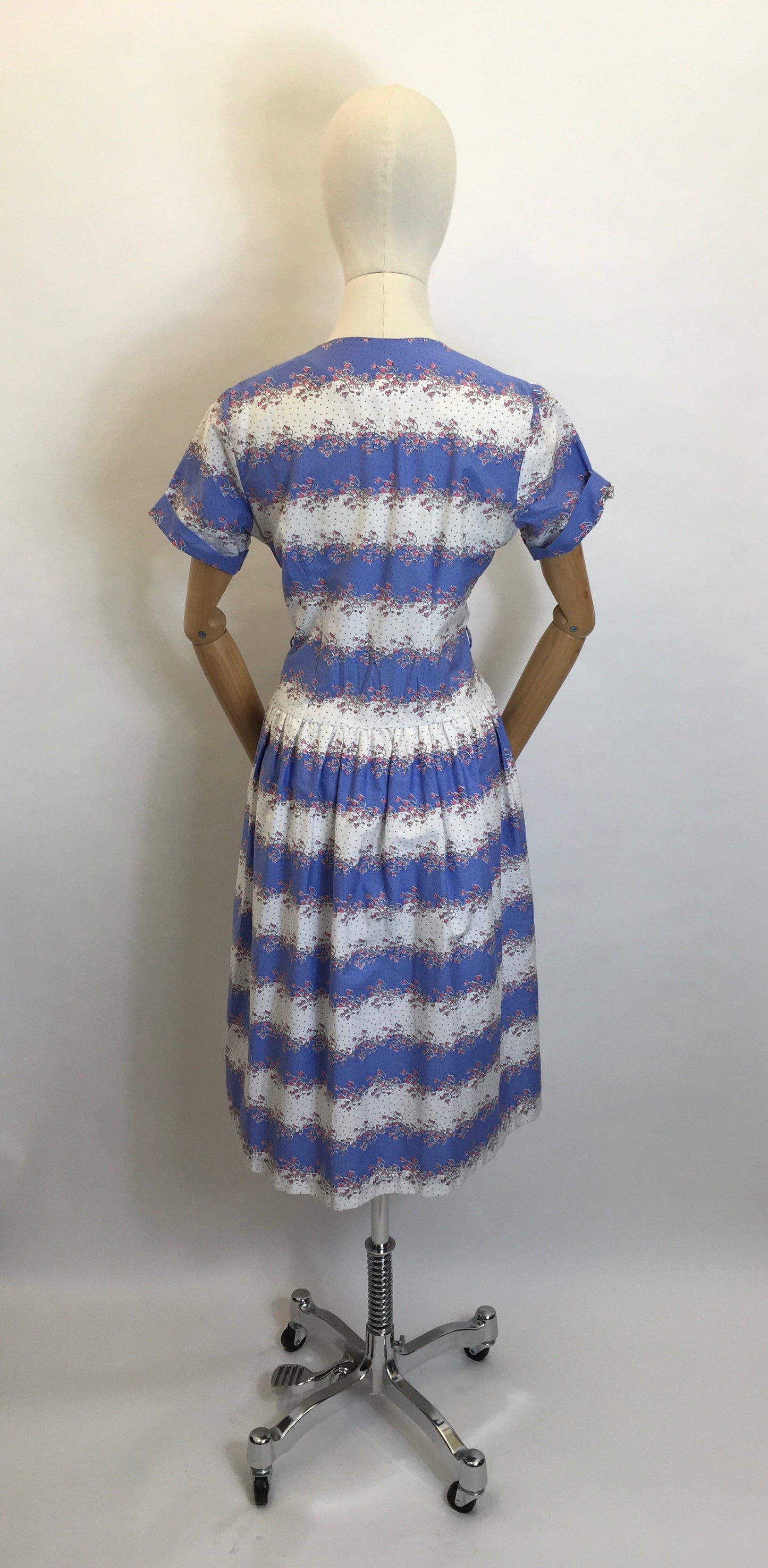 Original 1950s Cotton Day Dress - In a Beautiful Summer Colour Palette