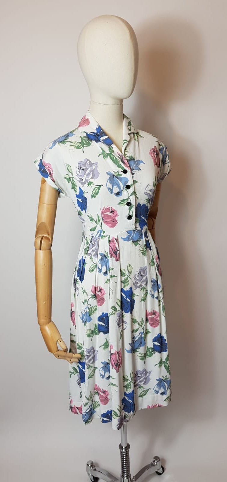 Original 1940’s Darling St. Michael Day Dress - In. A Pretty Pastel Colour Palette