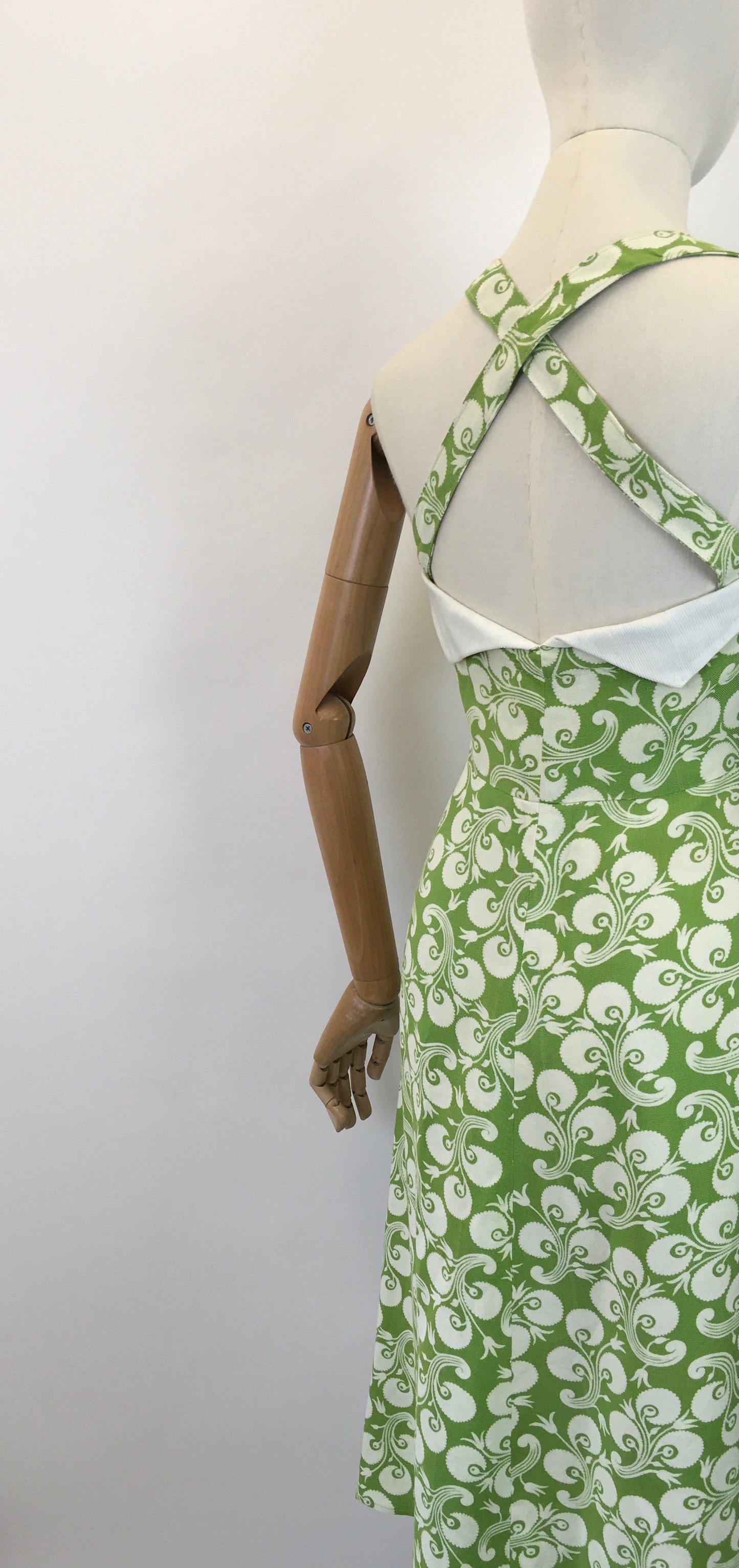 Original 1940's Sublime Linen Sun Dress - In A Zesty Lime Green & Crisp White