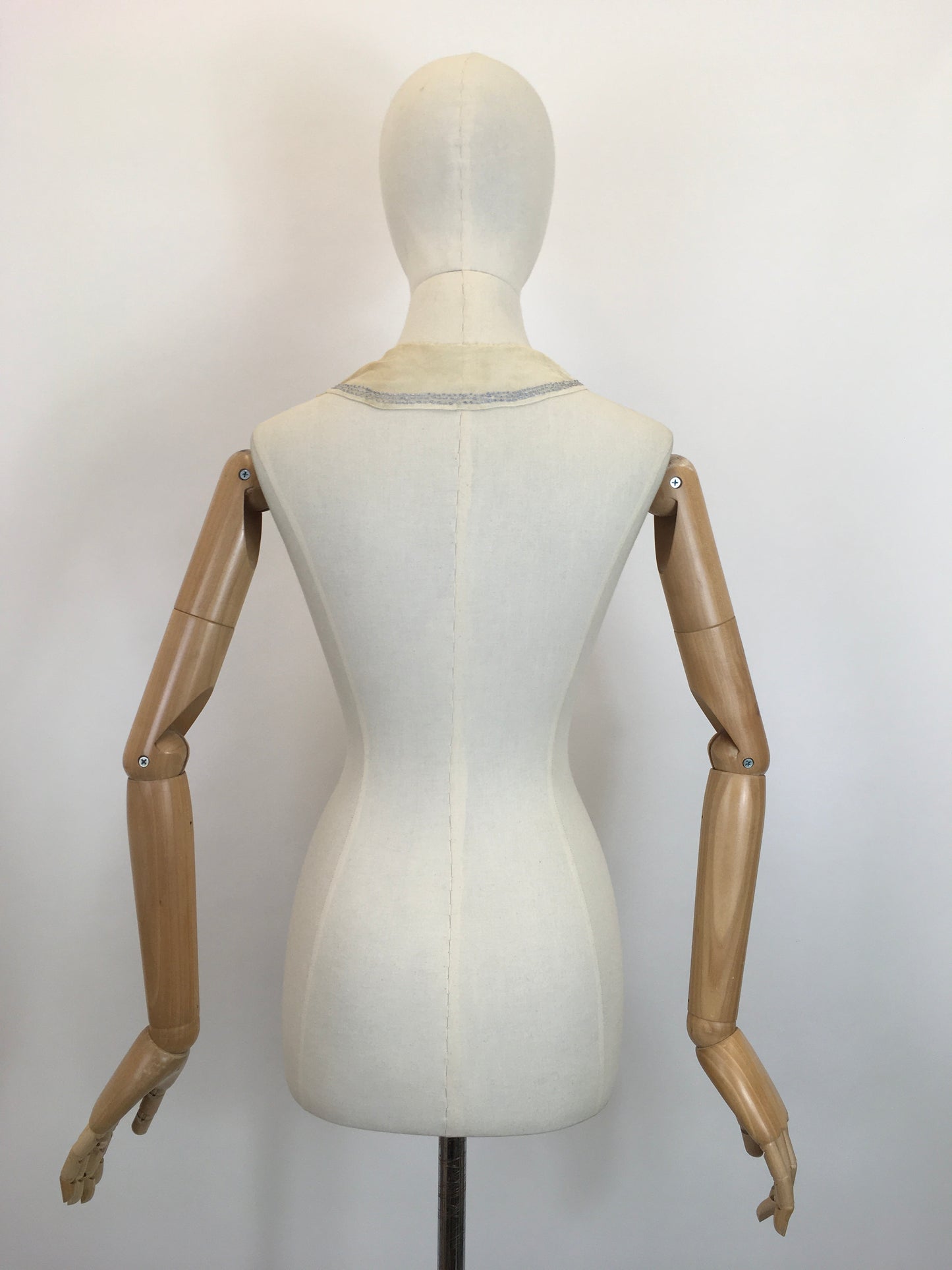 Original 1910/ 1920's Stunning Fine Collar / With Front Panel and Exquisite Embroidery