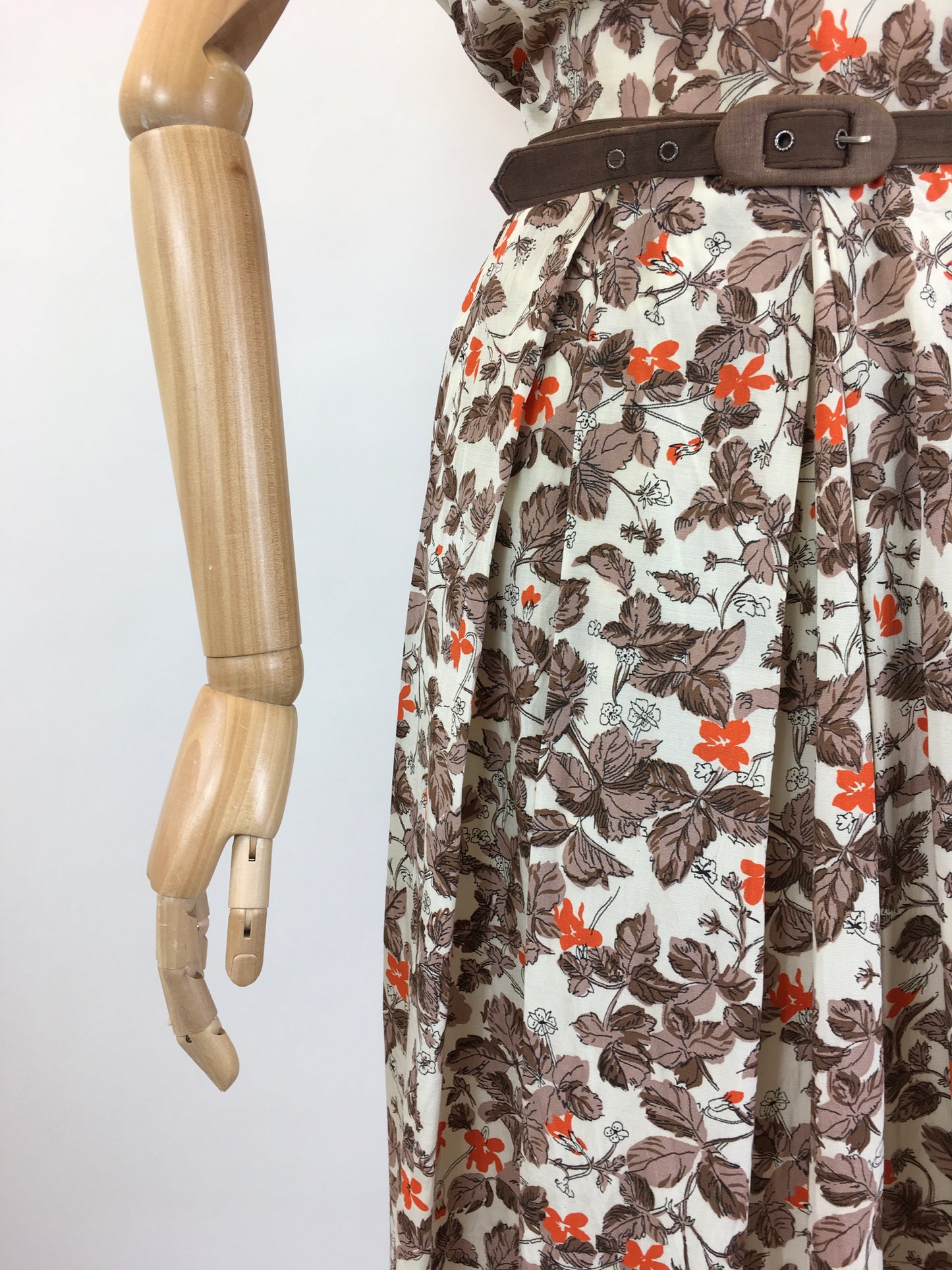 Original 1940's Beautiful Day Dress in Warm Browns, Rust & Cream - By ' Park Lane Frocks'
