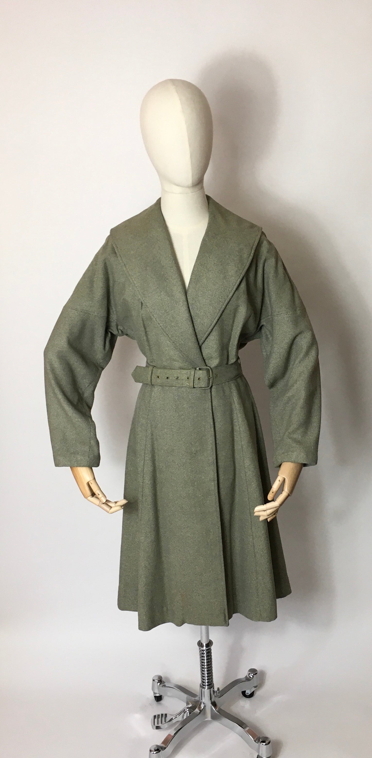Original 1940’s Showerproof Coat by ‘ Telemac Rainwear Ltd ‘ - Featuring a Fabulous Large Shaped Collar