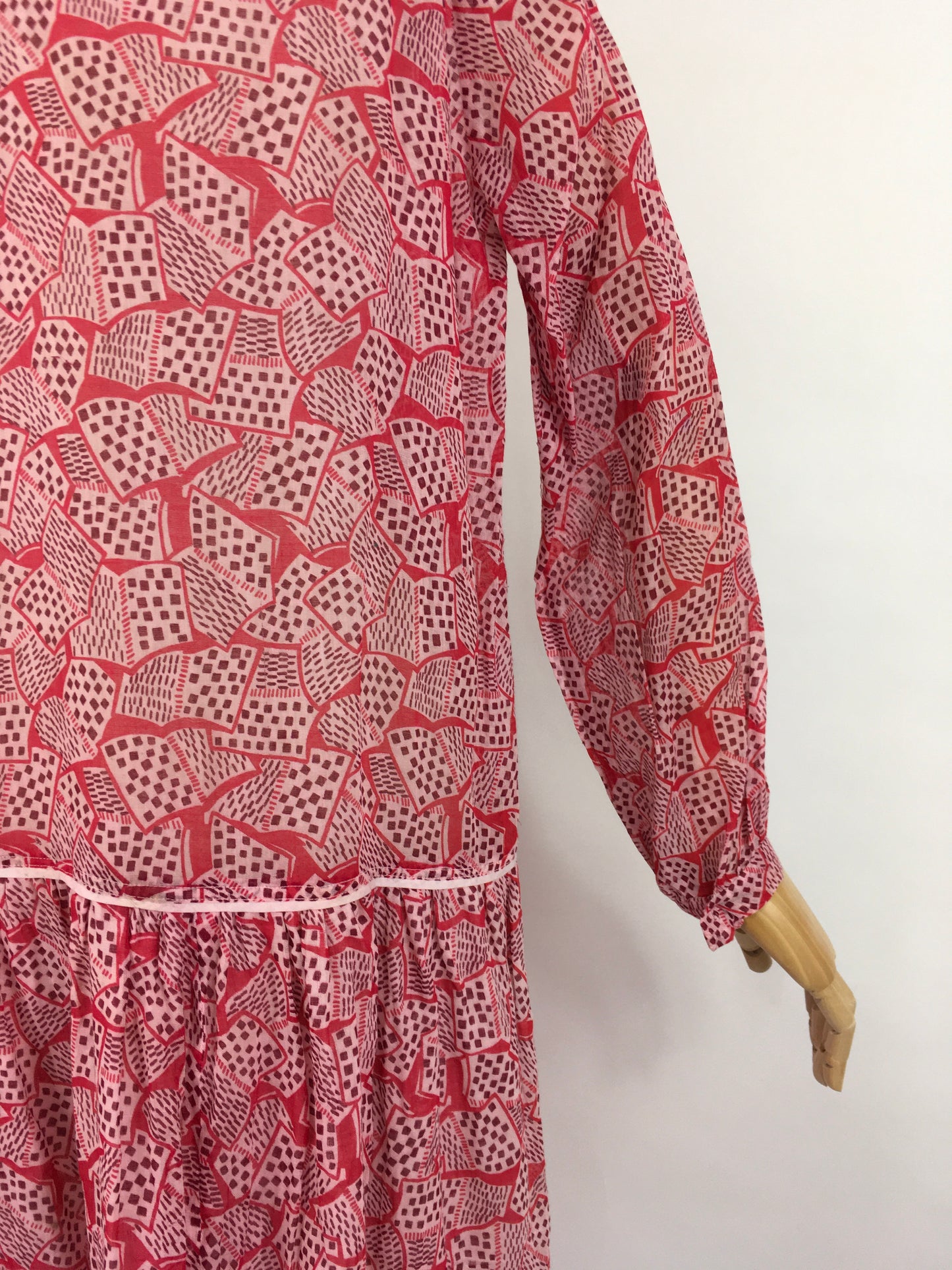 Original Early 1930s Darling Day Dress - In a Fabulous Deco Almost Book Print Cotton Lawn with Scalloped Hem Detailing