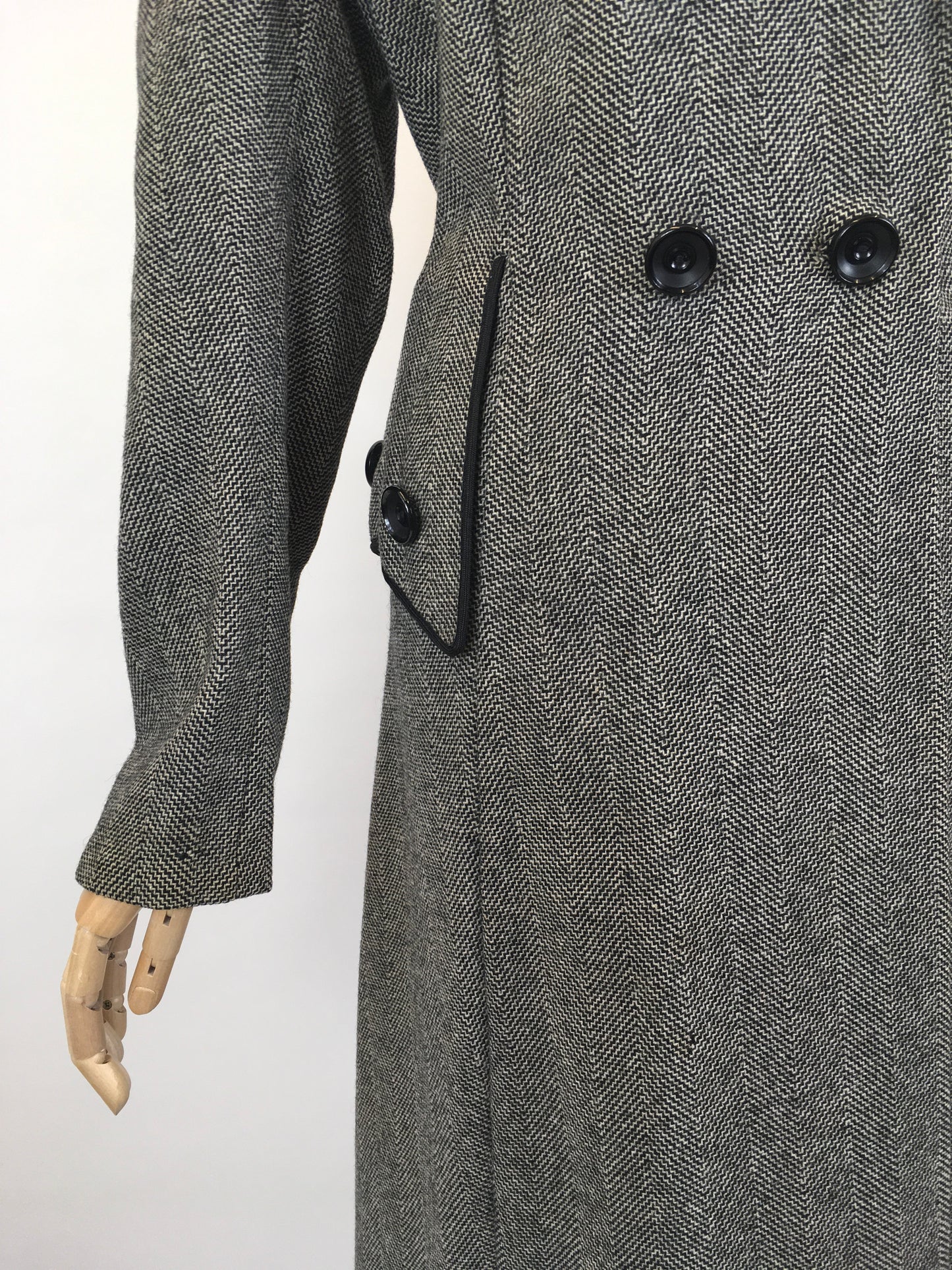 Original 1940’s SENSATIONAL Black Herringbone Tweed Woollen Coat - Made By ‘ Fredella Model ‘