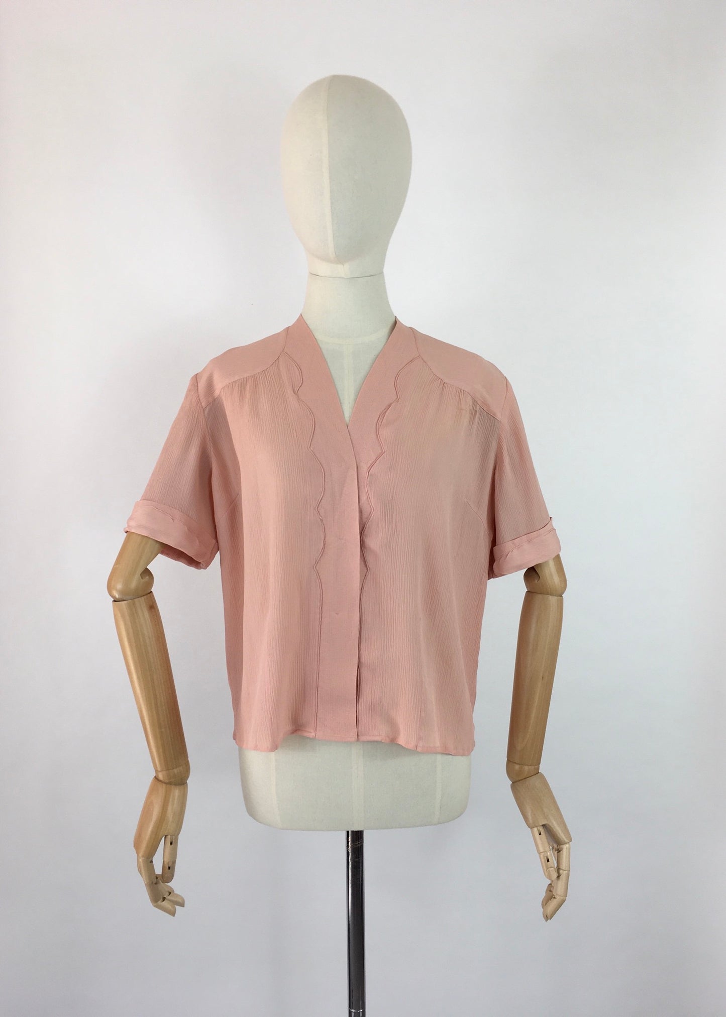 Original 1940’s Dusky Rose Crepe Blouse - Made By the Fabulous Debenham and Freebody
