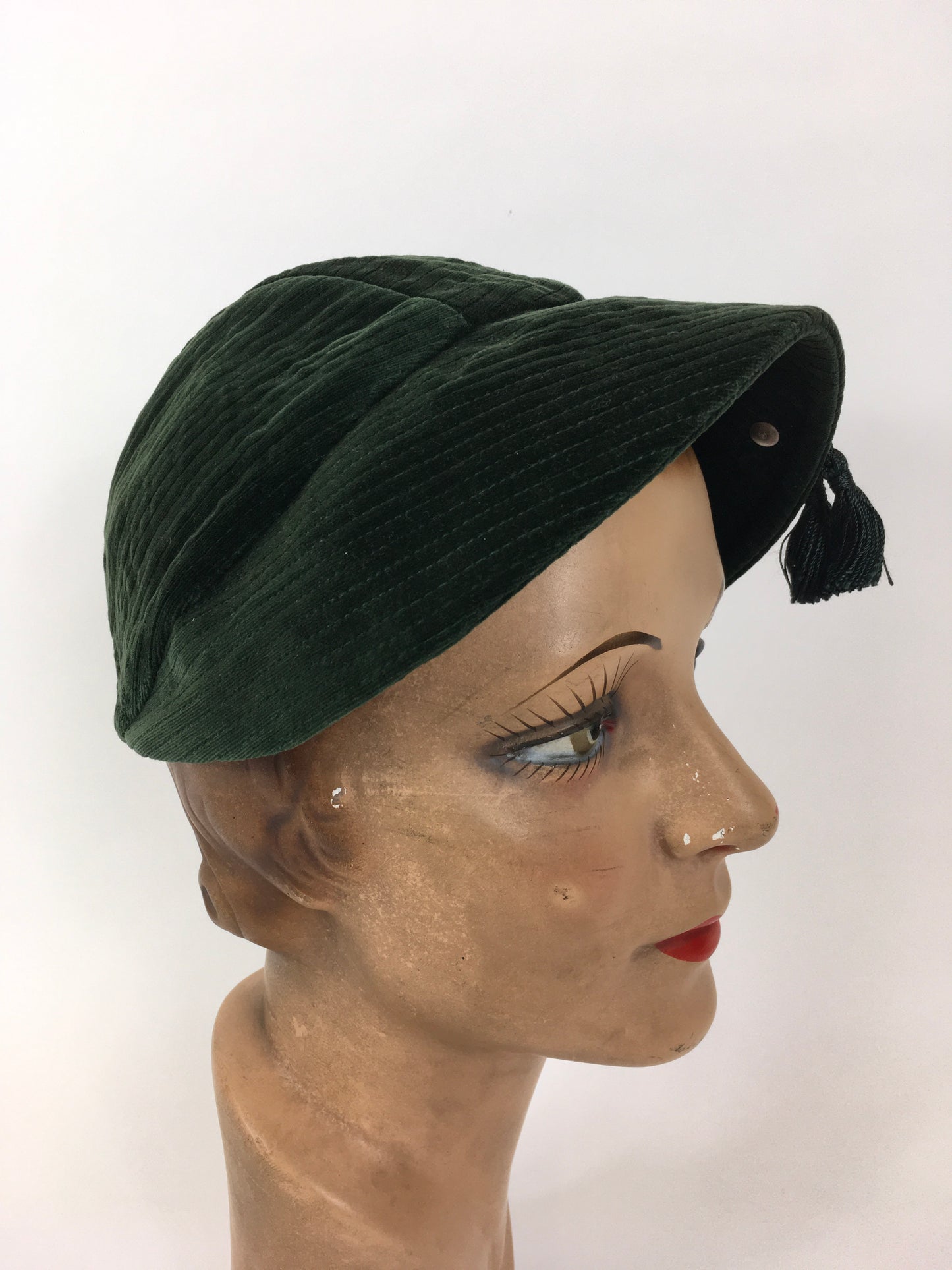 Original 1930’s Fabulous Sportswear Hat - In A Divine Rich Green Velvet with Tassel