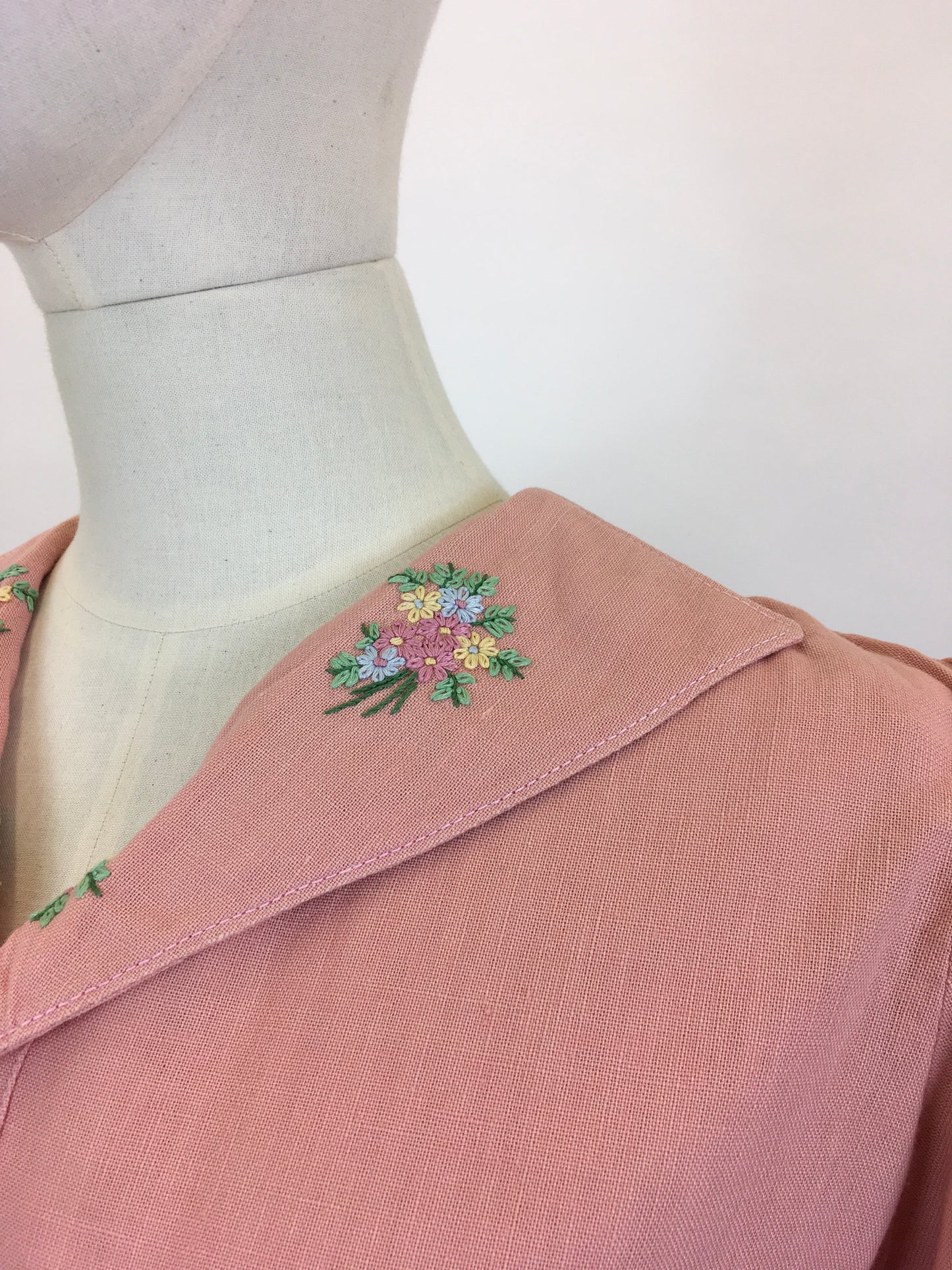 Original 1940’s Darling Powdered Pink Day Dress with Floral Embroidery - A Lovely WarTime Silhouette