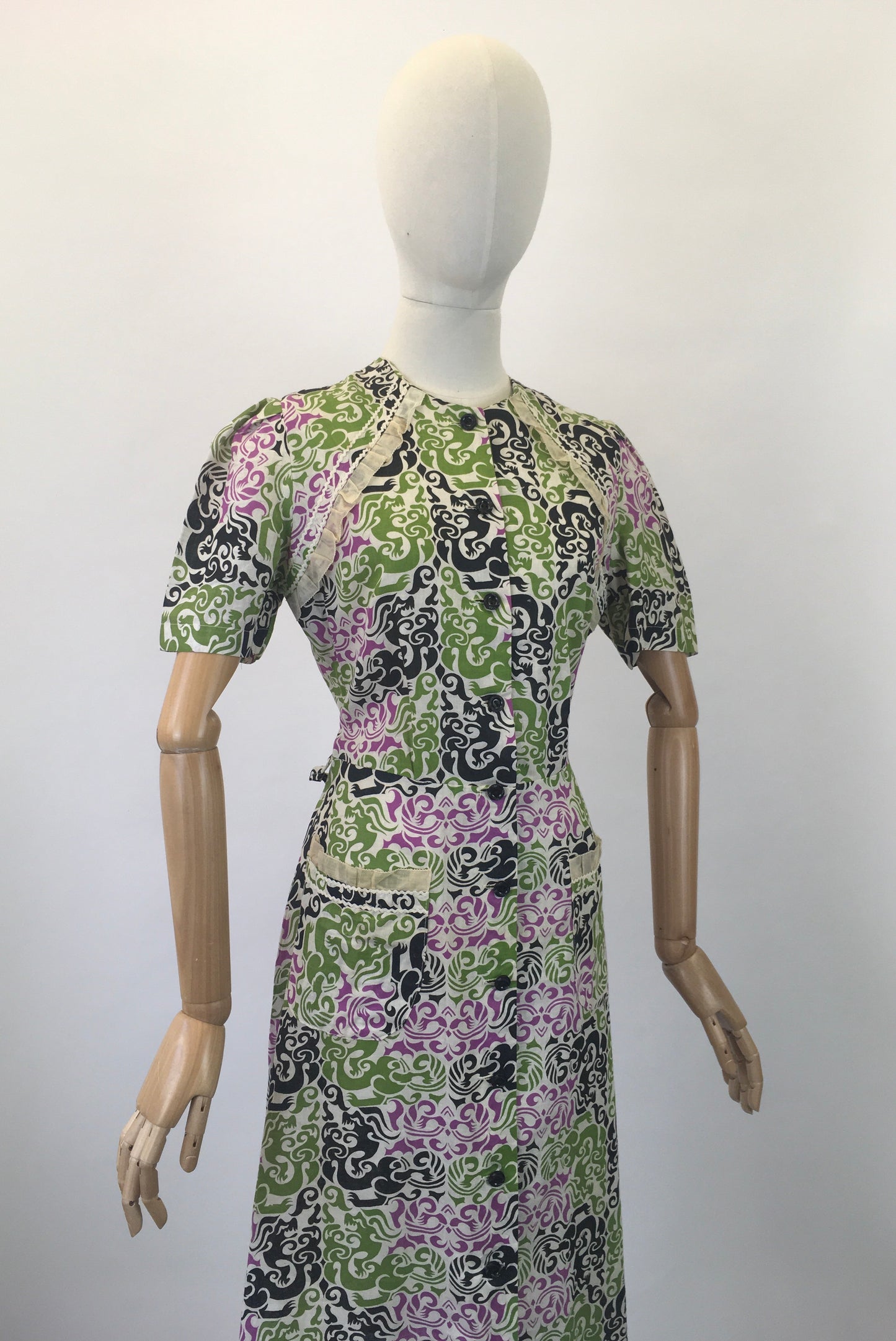 Original 1940's Stunning ' Polly Frocks Of California ' Dress - In A Vibrant Pallet Linen