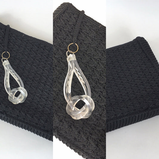 Original 1940’s Beautiful Crochet Clutch Bag in Black - With Large Lucite Pull