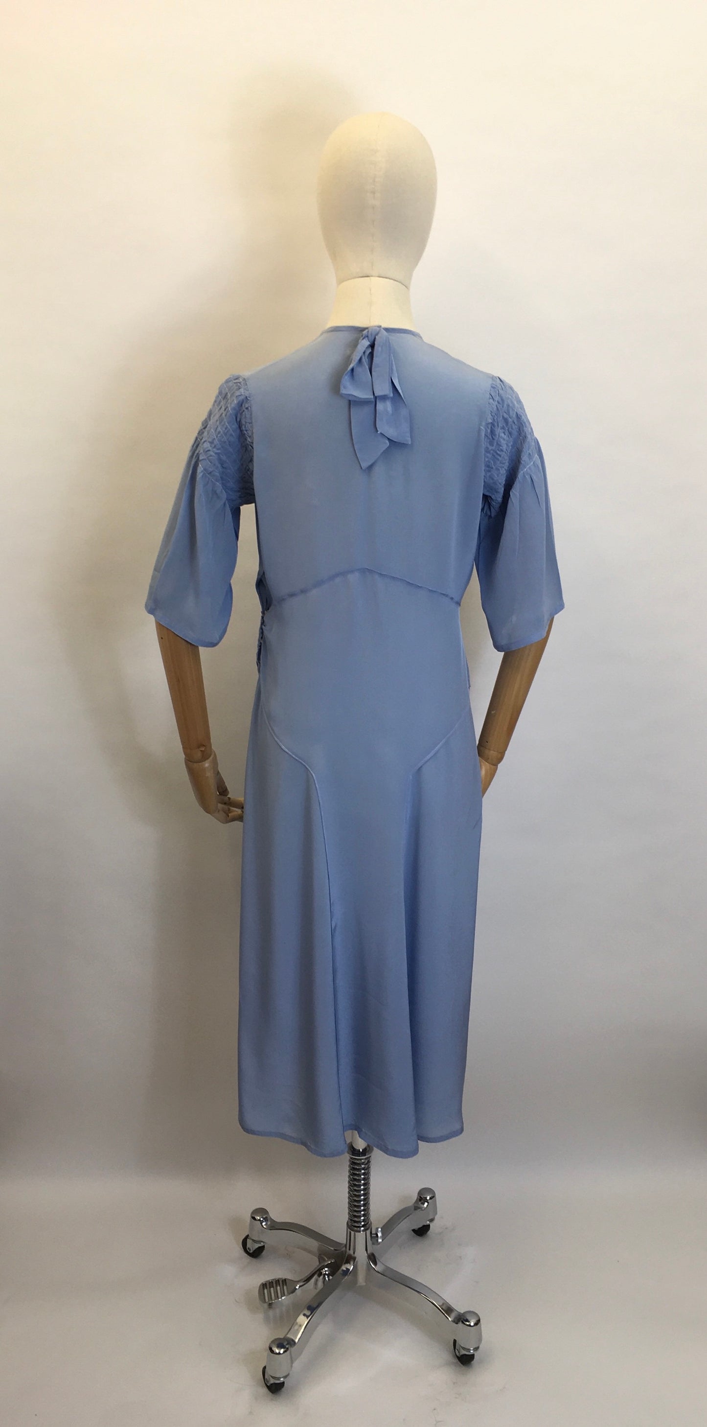 Original 1930's Exquisite Powder Blue Silk Dress - Fabulous Shirred Sleeve Detailing