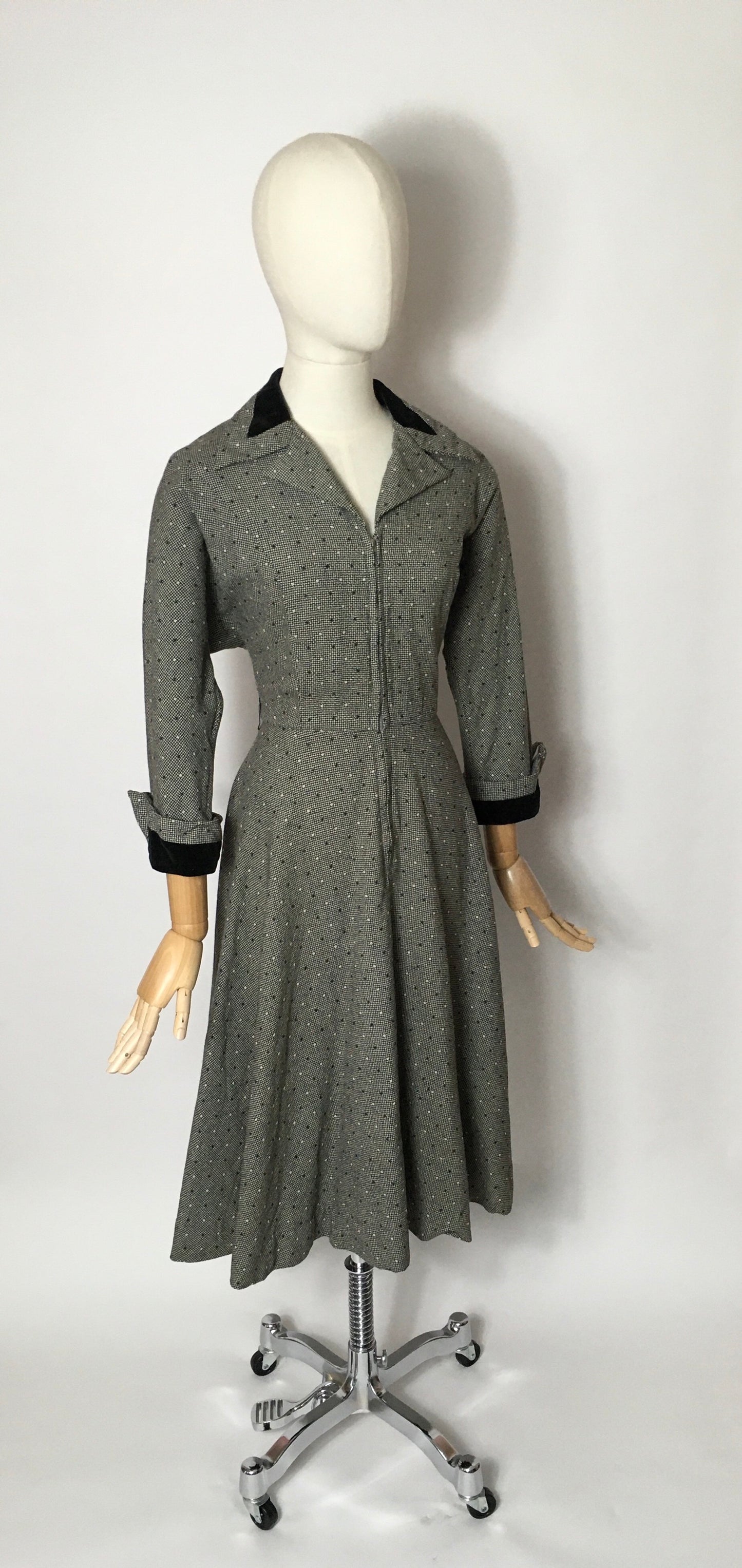 Original late 1940’s early 1950s ‘ Peggy Page ‘ Dress - Stunning Velvet Trim Detailing