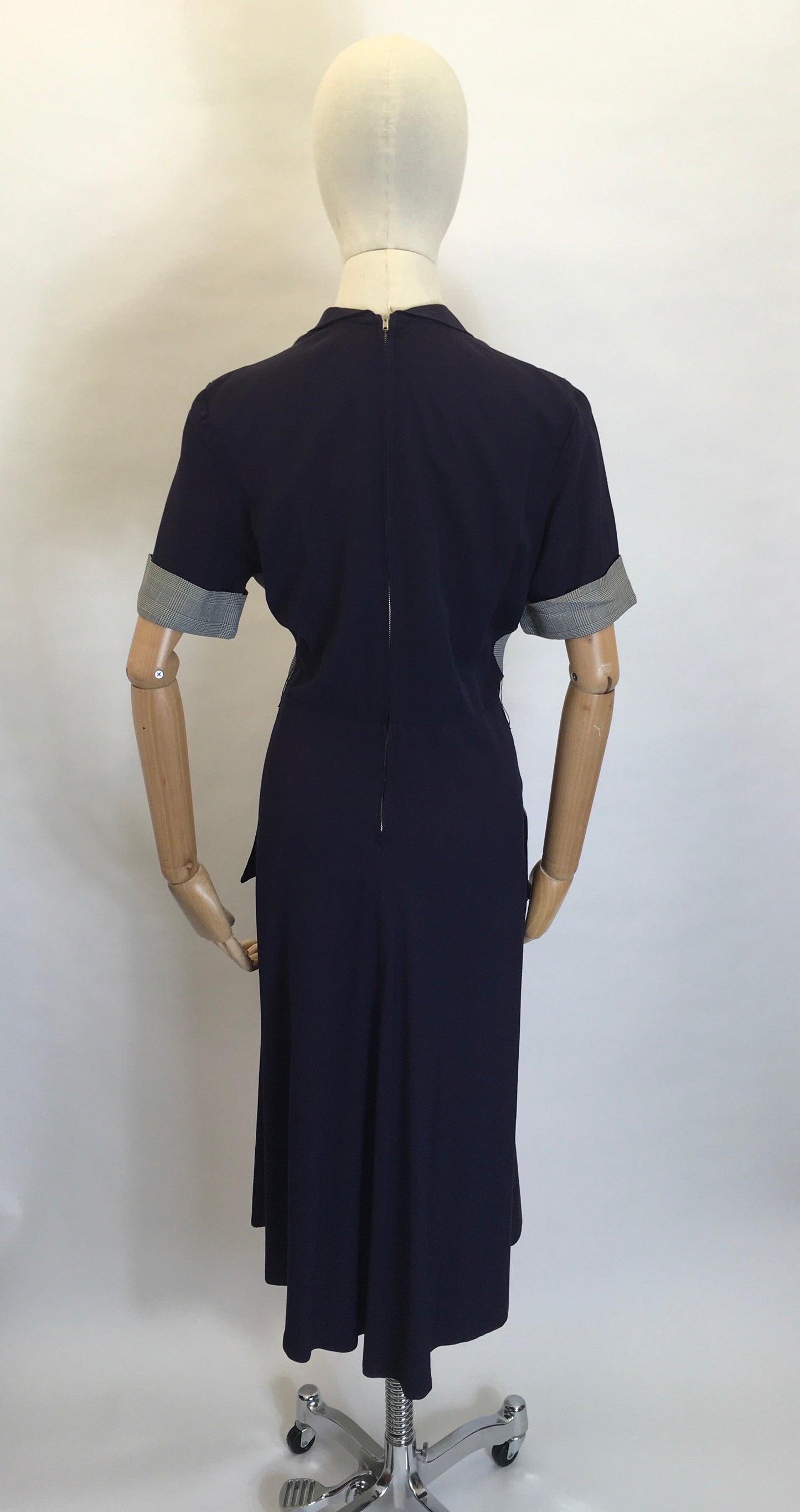 Original 1940's Stunning Navy & Check Dress - Killer Collar & Button Detailing