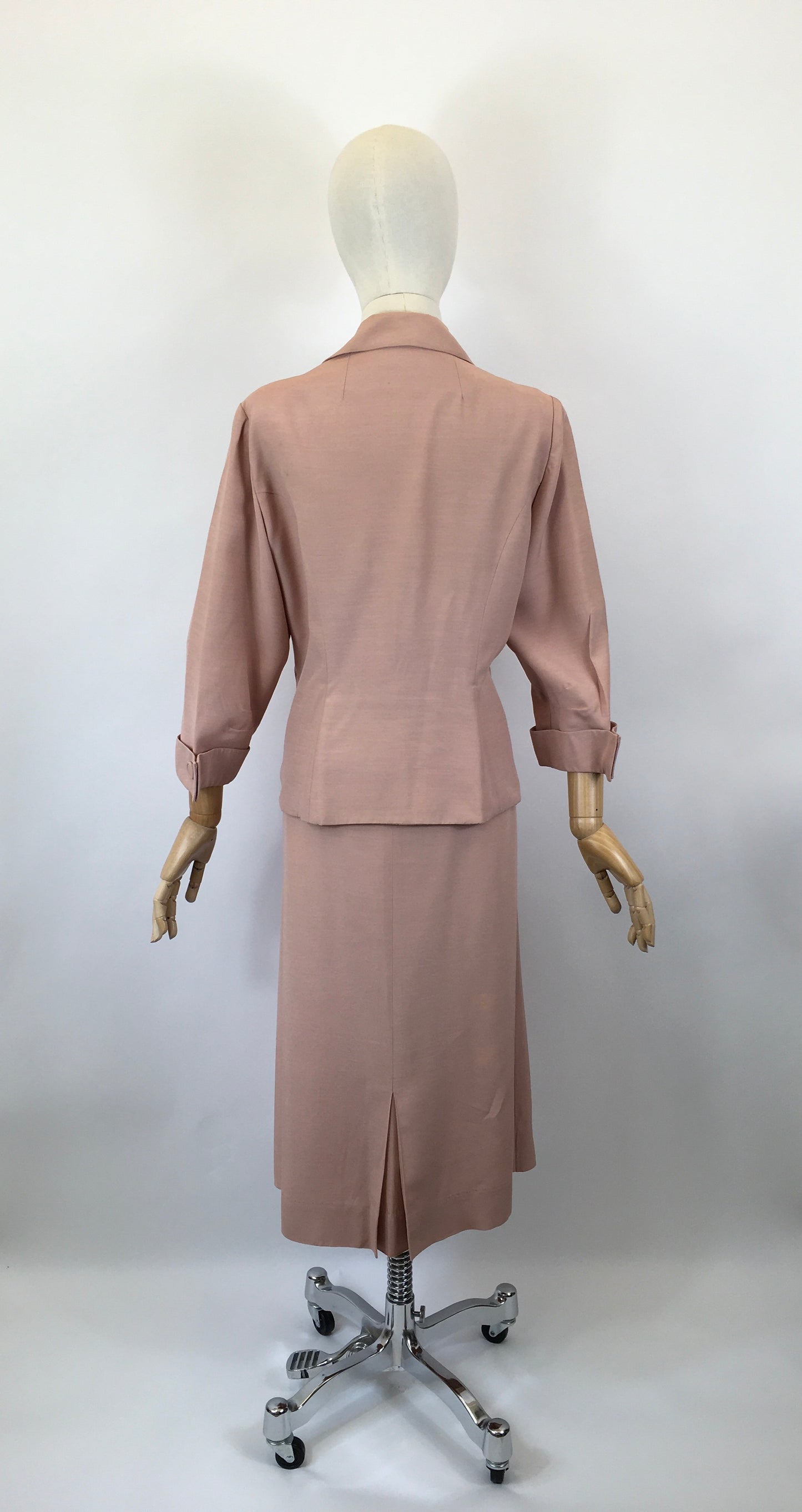 Original 1940’s Volup 2pc Suit by ‘ Renauld Frocks ‘ - In A Dusky Pink Silk