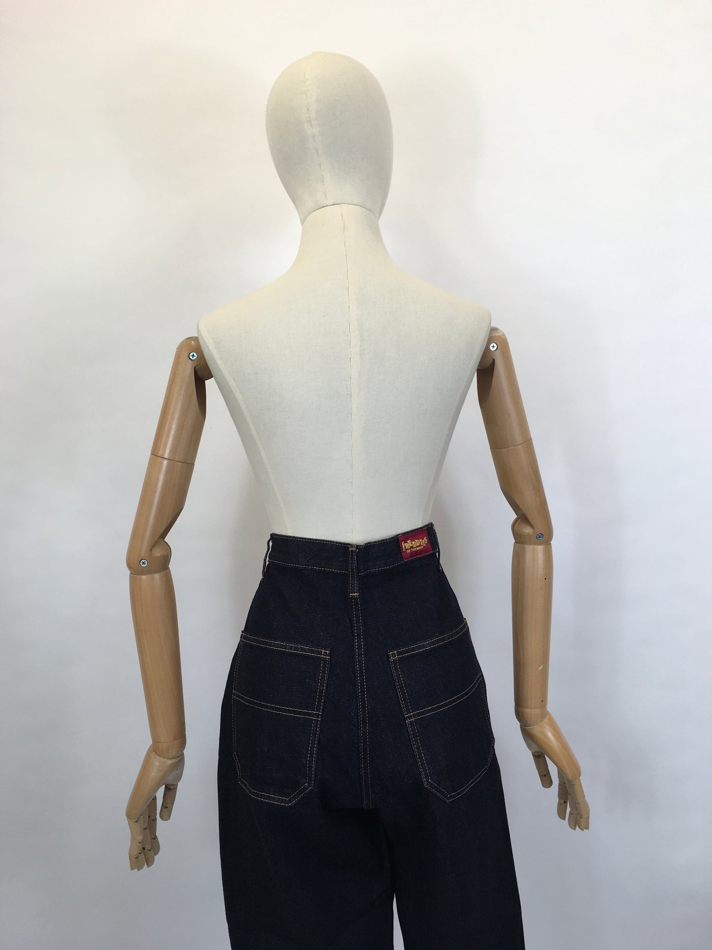 Freddie’s Of Pinewood Classic Pedal Pushers - In Denim
