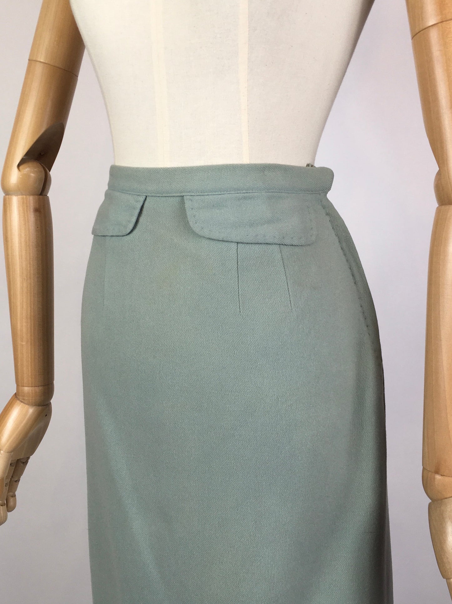 Original 1950’s Wool Pencil Skirt - Fabulous Details in Pale Mint Green