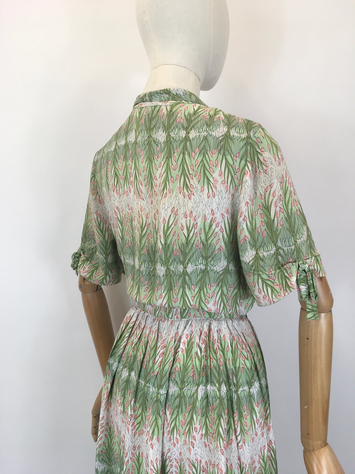 Original 1940’s Stunning Rayon Crepe Dress - In the Prettiest Floral in Powdered Rose and Green