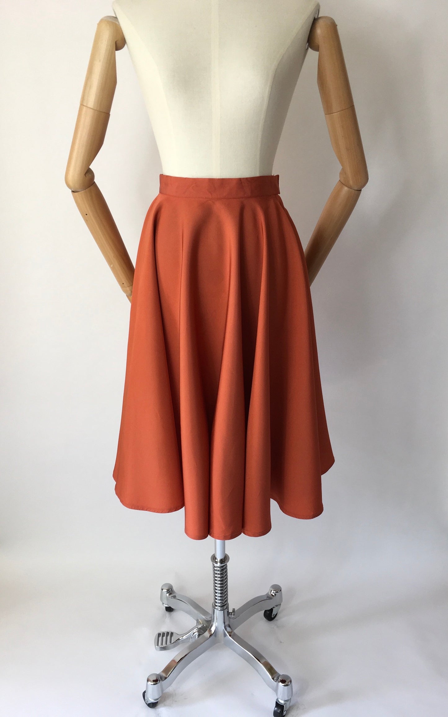 Original 1950’s Full Circle Skirt - In a Lovely Rust Taffeta Blend Fabric