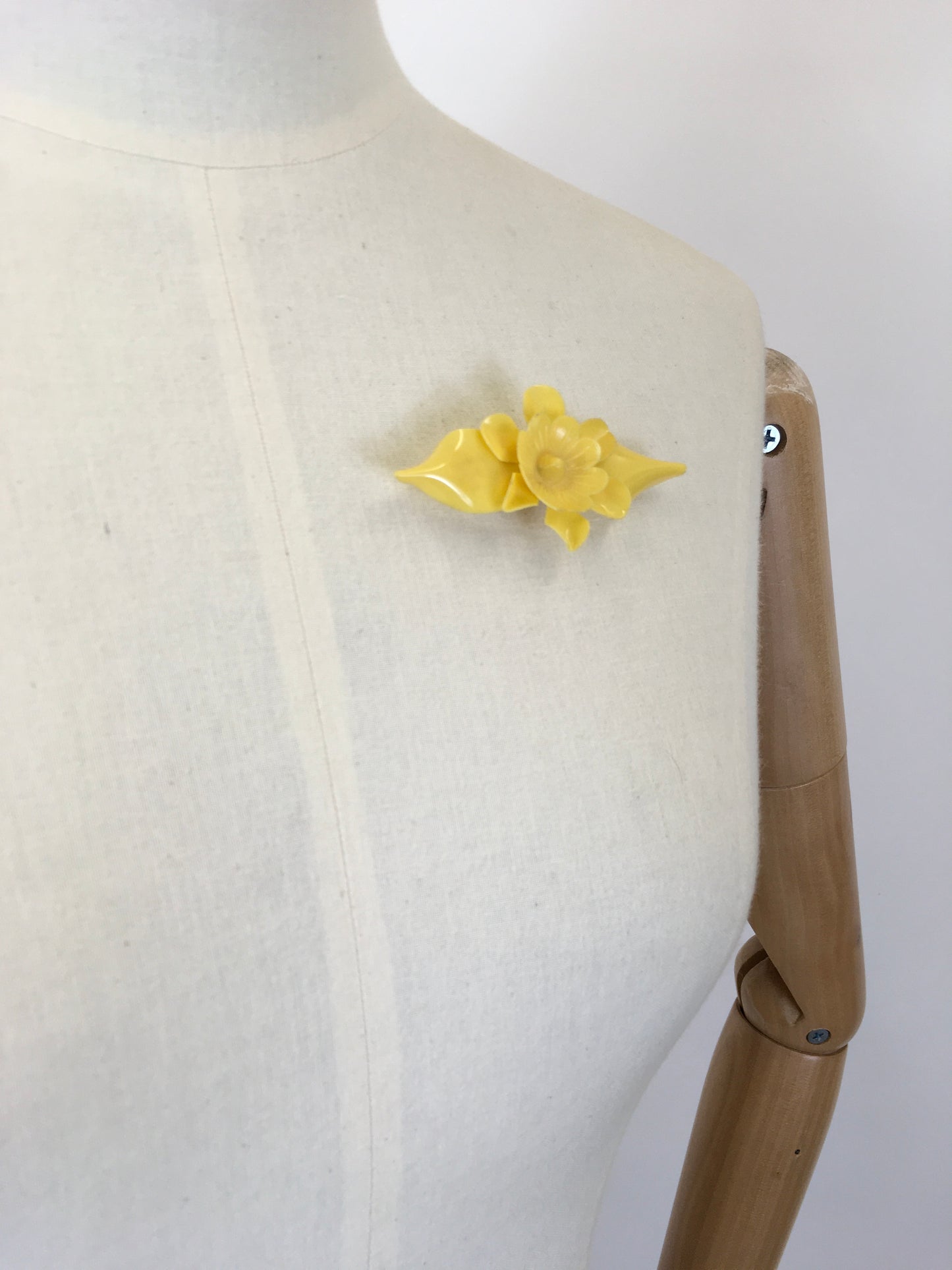 Original Late 1930's Early 1940's Celluloid Flora Brooch - In Primrose Yellow