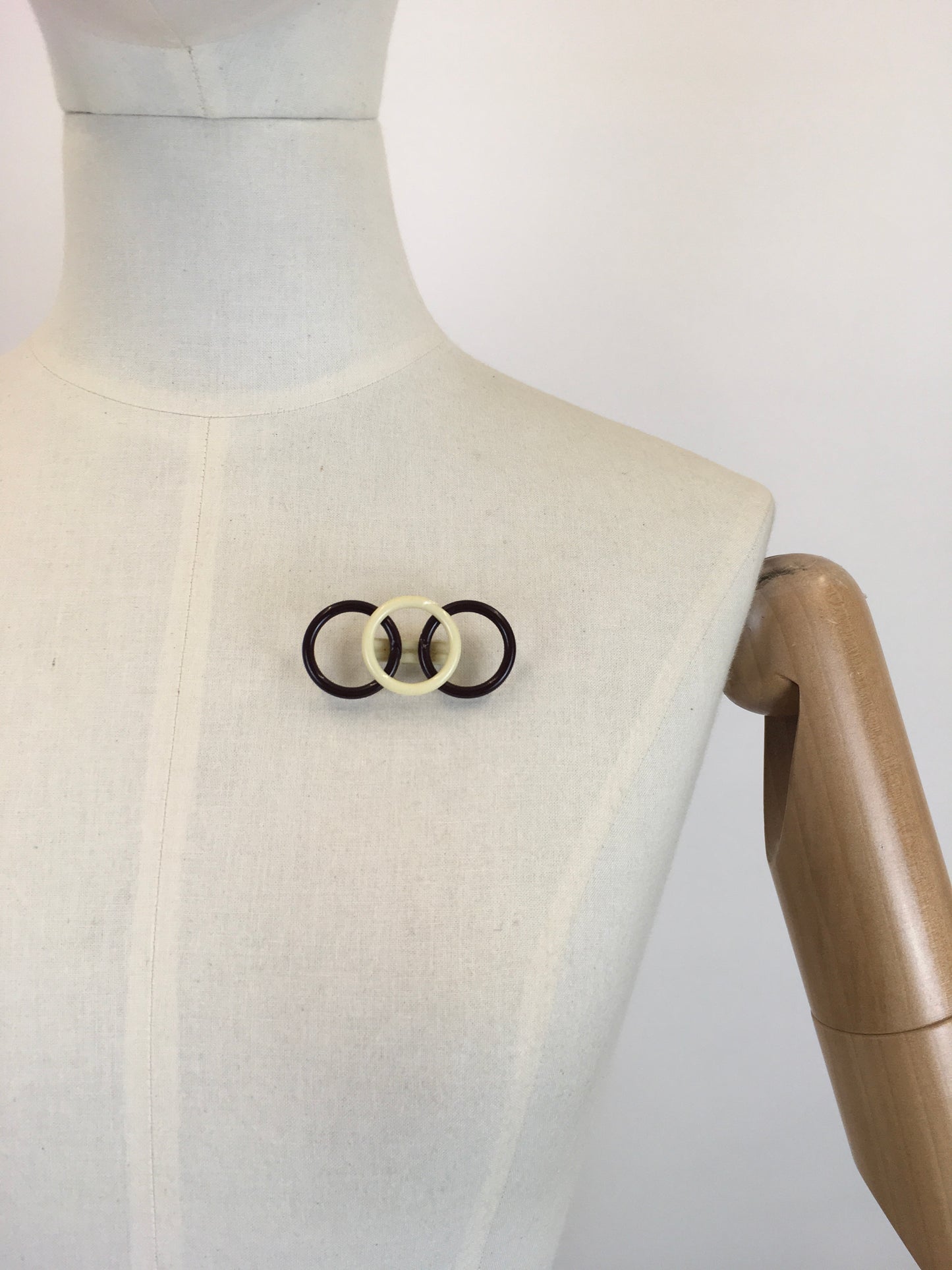 Original Late 1930’s Early 1940’s Celluloid Bar Brooch - In Old Cream and Warm Brown