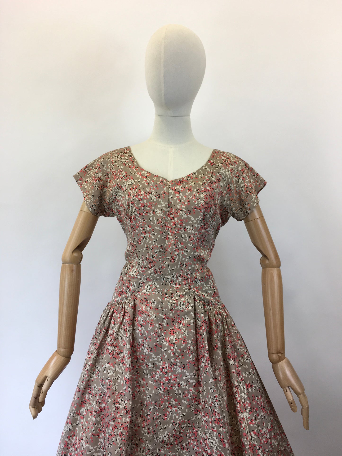 Original 1950’s Darling Evening Cocktail Dress - In A Beige, Fawn, Coral & Black Colourway
