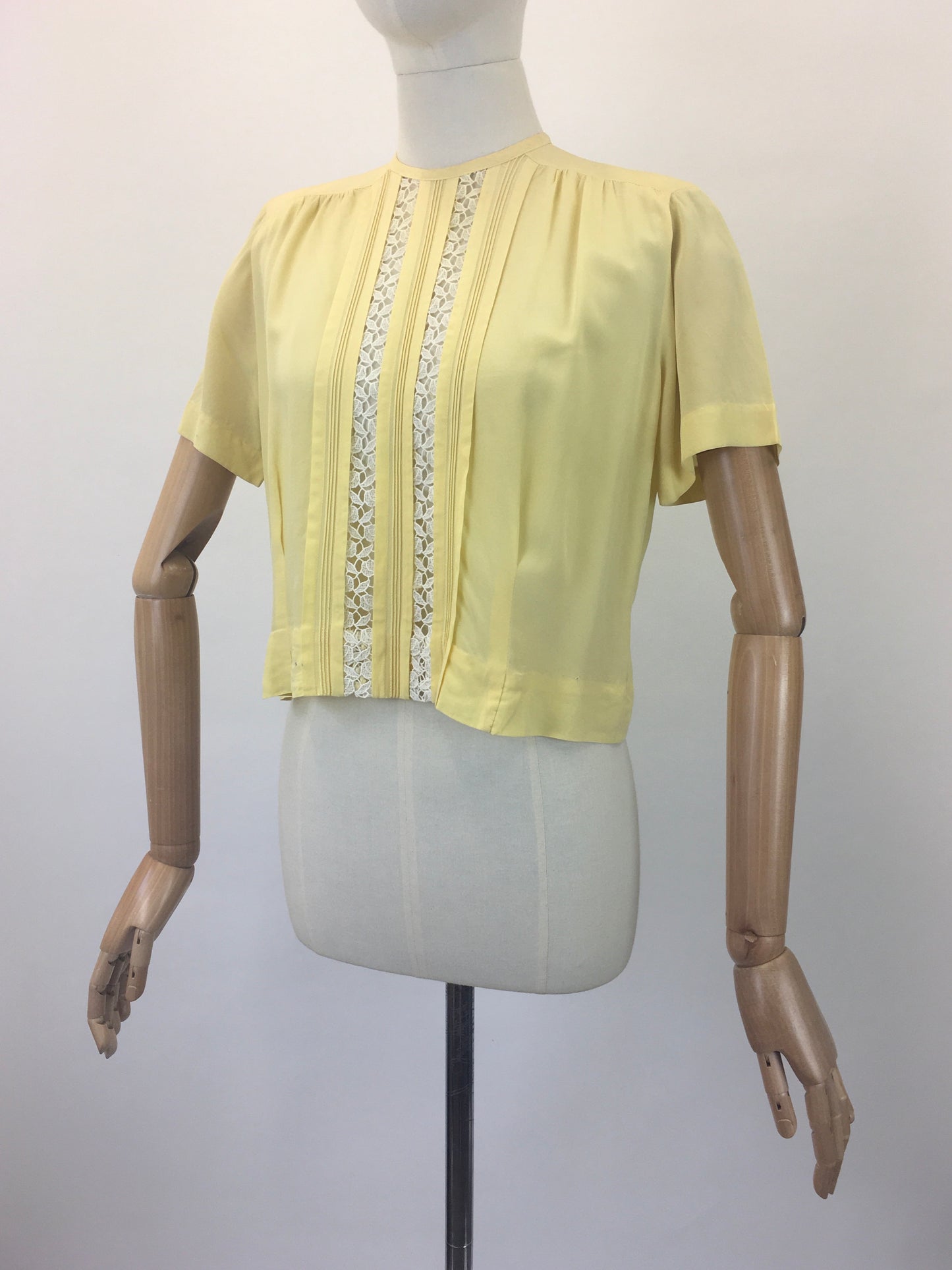 Original 1940's Darling Rayon Blouse With Lace Inlay - In Sunshine Yellow
