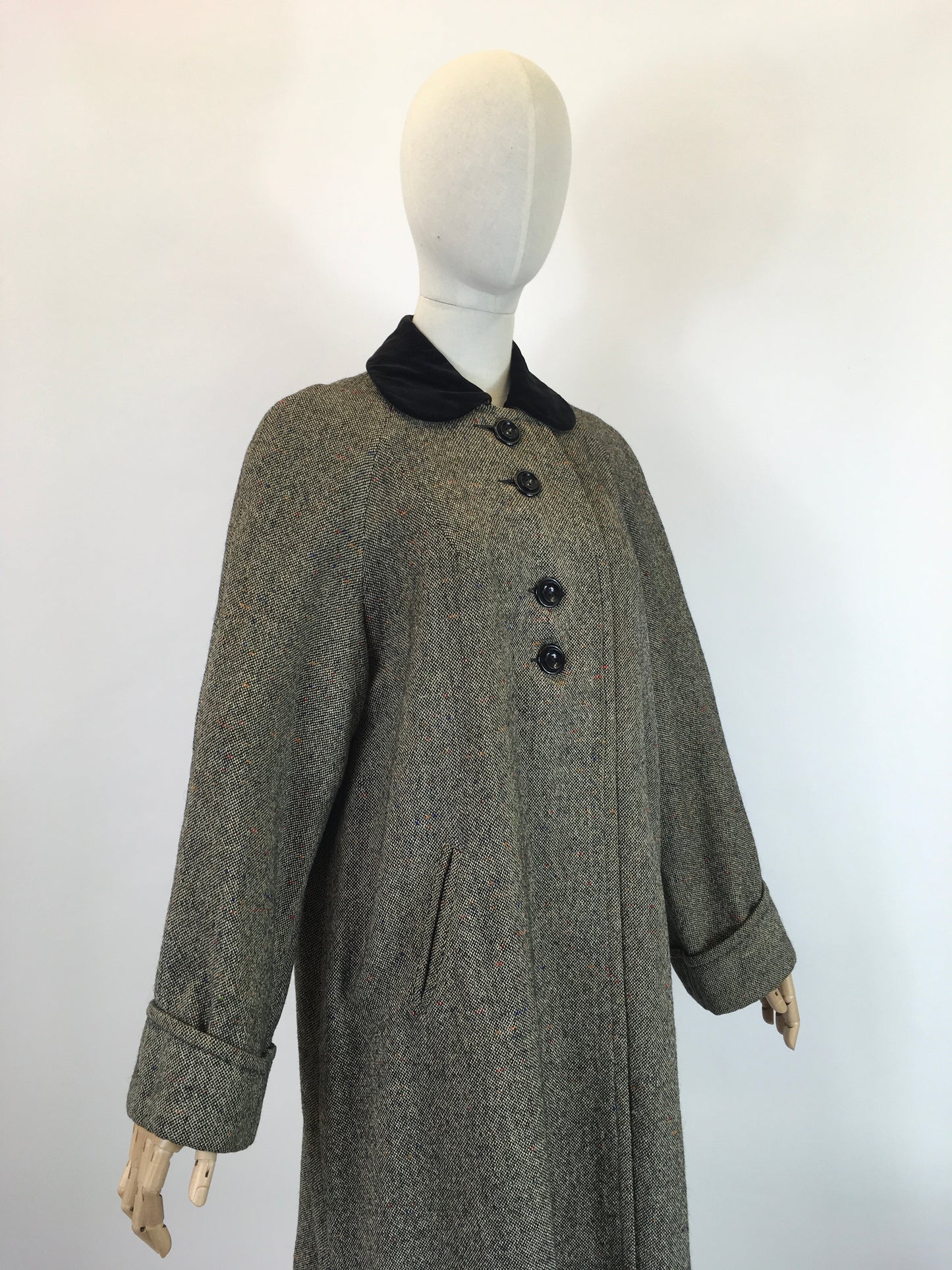 Original 1950’s Fabulous Showerproof Coat - With Contrast Velvet Peter Pan Collar