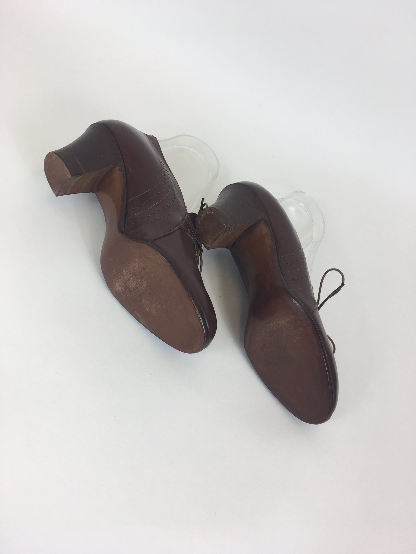 Original 1940’s STUNNING CC41 Brown Heeled Lace Up Brogues - By ‘ Cavette ‘