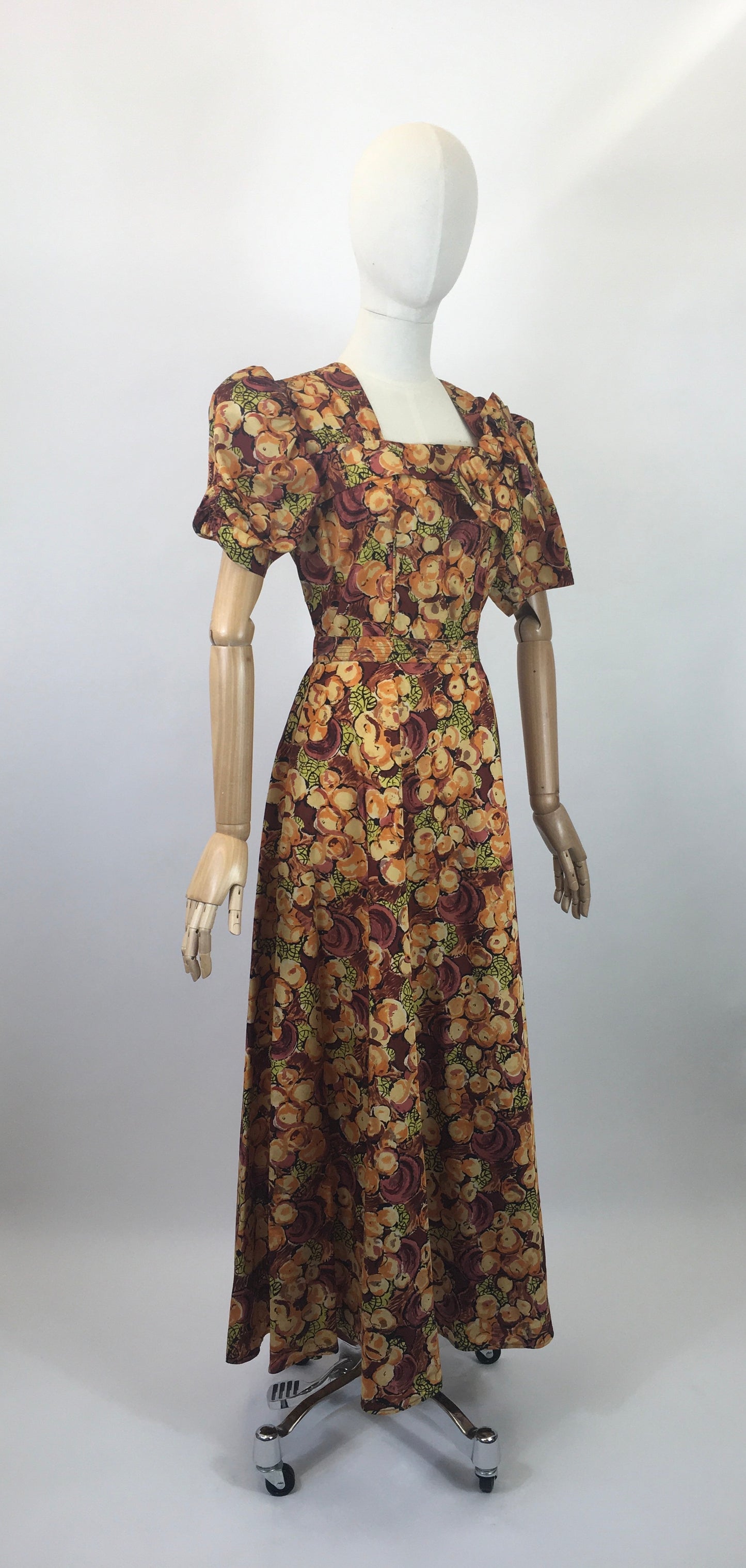 Original 1940’s Double 11 Dinner Plate Label Gown - In Beautiful Tones of Autumnal Hues