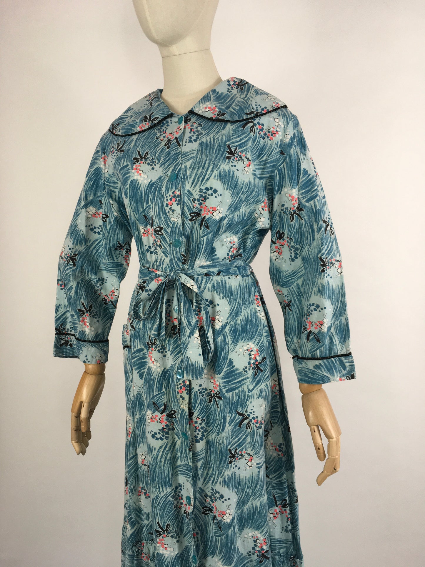 Original 1950s Housecoat by ‘ Pelaw ‘ - Made From a Beautiful Cotton In Blues, Pinks, Yellows and Blacks
