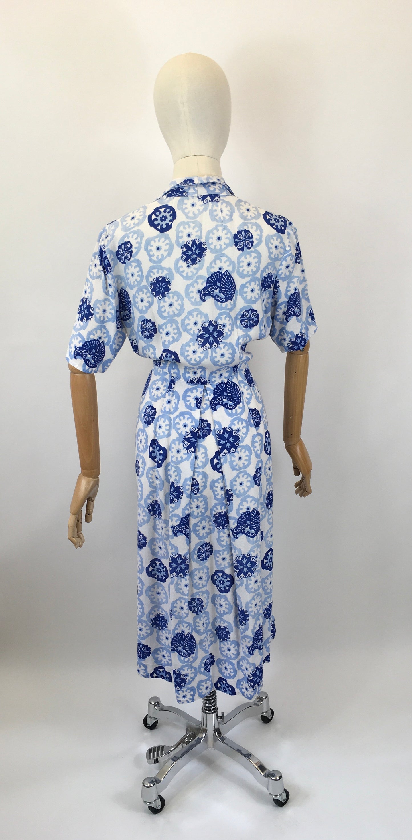 Original 1940's Stunning Day Dress - In A Beautiful Moygashol Linen in Navy and Powder Blue