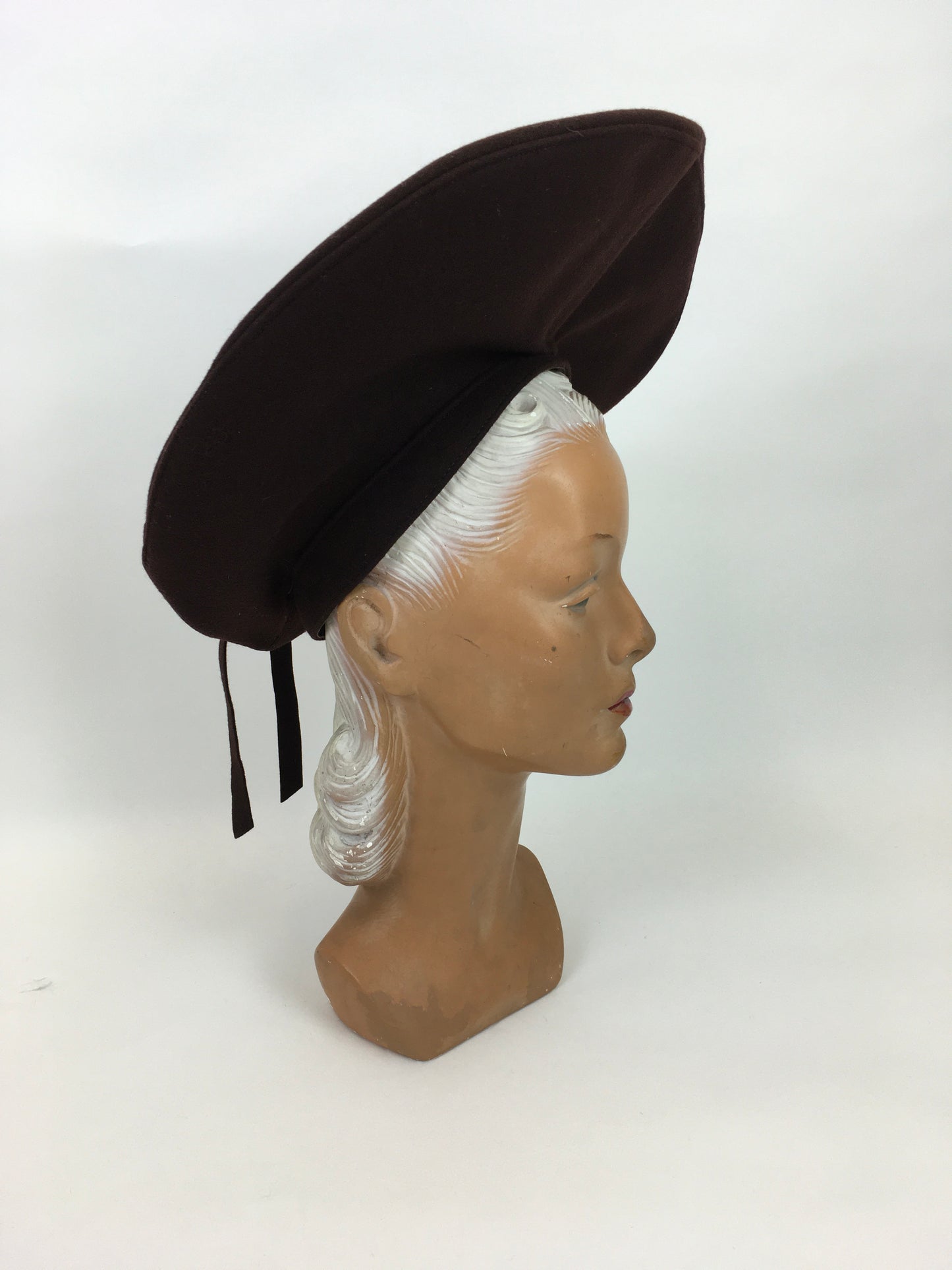 Original 1940s Warm Brown Felt Halo Hat - Made by ‘ Gimbel Brothers ‘