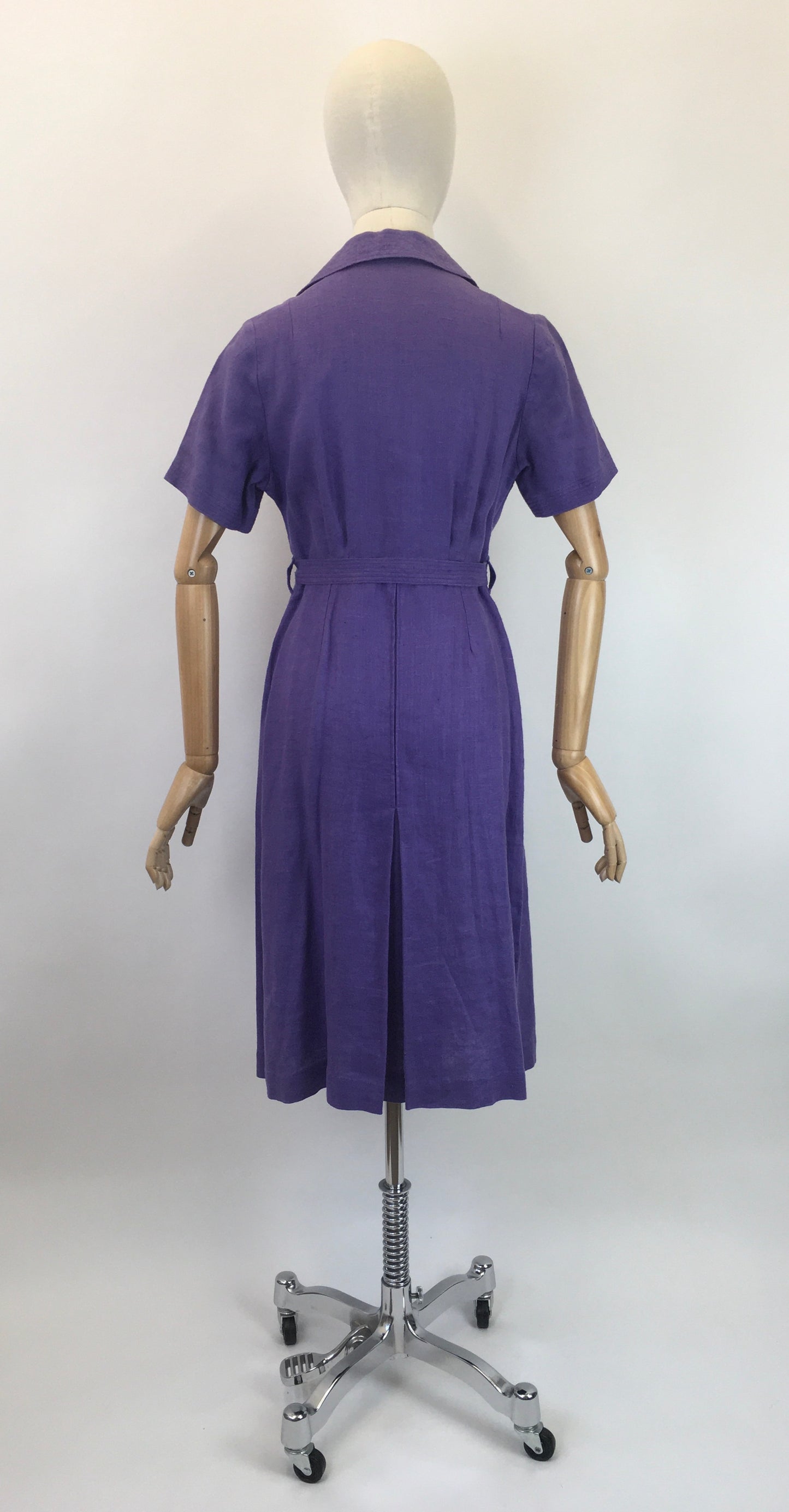Original 1940’s Fabulous Linen Dress - In A Warm Purple with Stunning Details