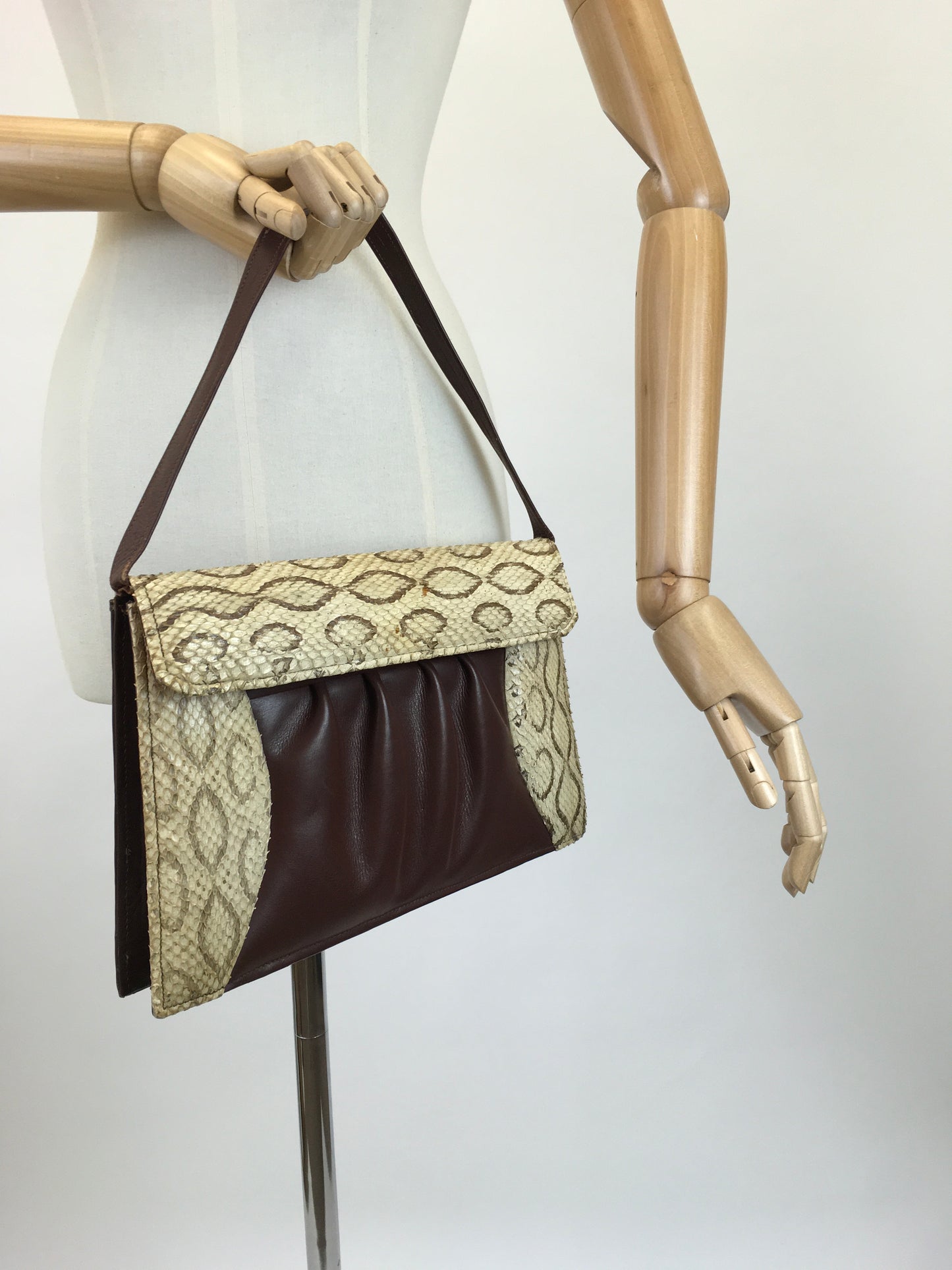 Original 1940's Darling Snakeskin & Leather Handbag - With Lovely Details