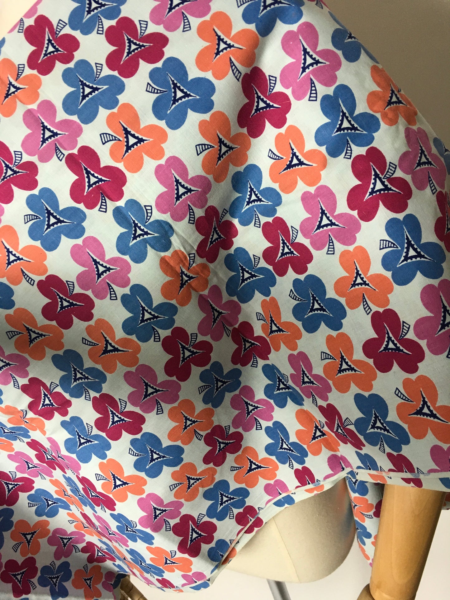Original 1950s Cotton Novelty Dress Fabric - Featuring Clovers / Windmill Pattern in Bright Oranges, Pinks and Blues