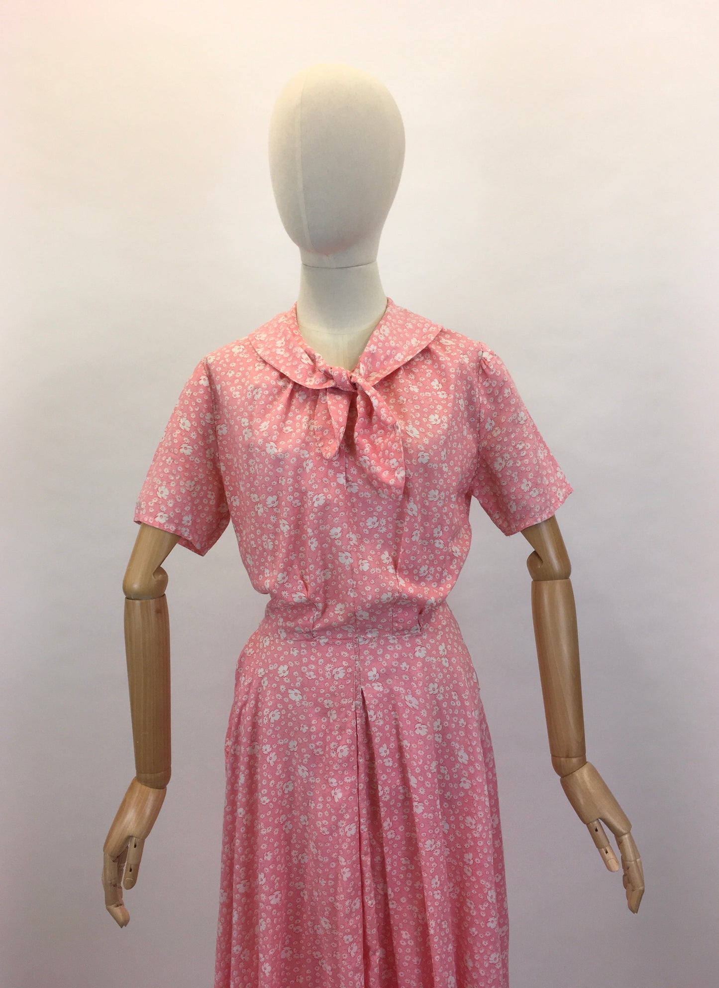 Original late 1940’s Handmade Frock - In a Lovely Pink Floral Cotton