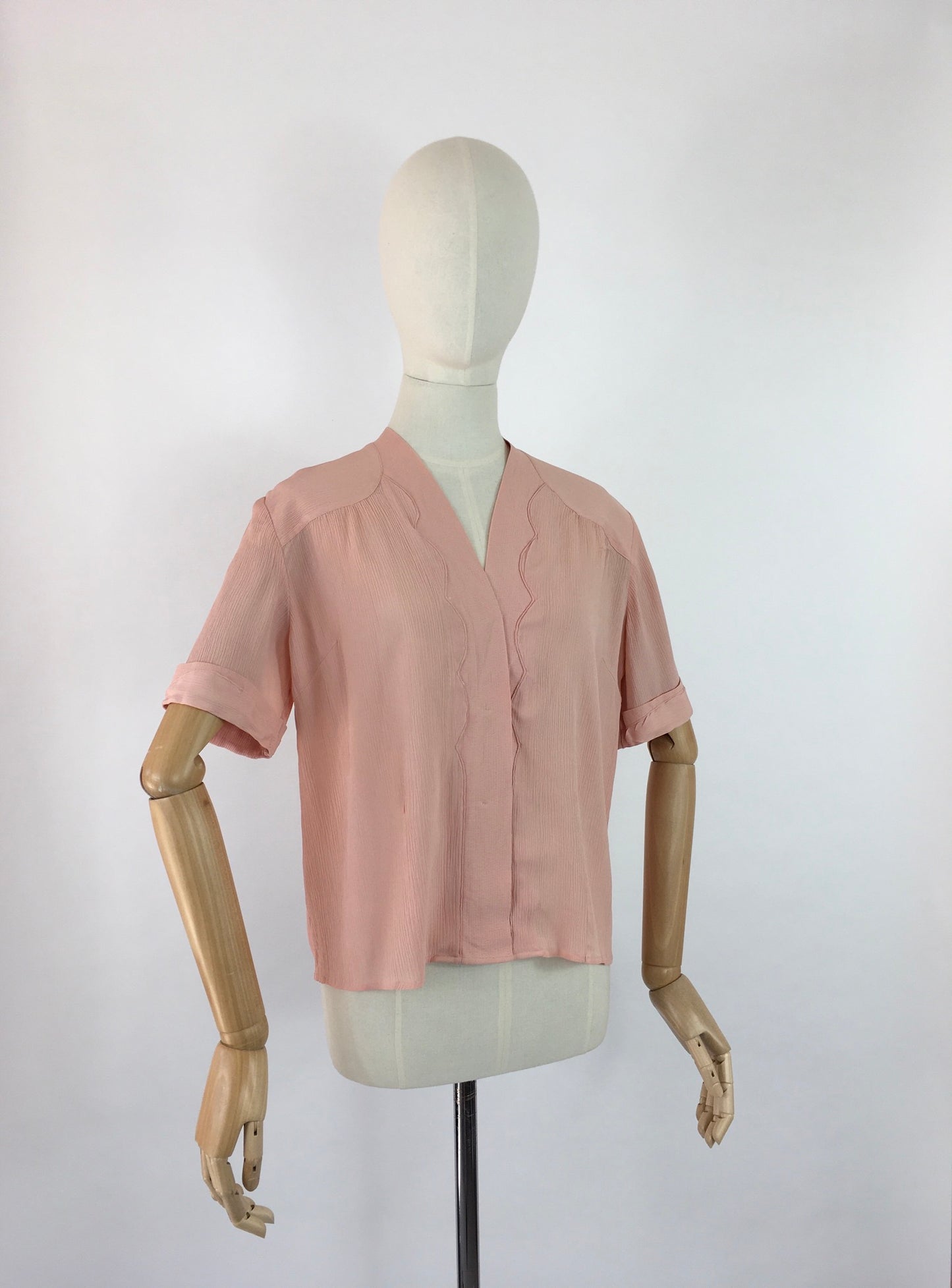 Original 1940’s Dusky Rose Crepe Blouse - Made By the Fabulous Debenham and Freebody