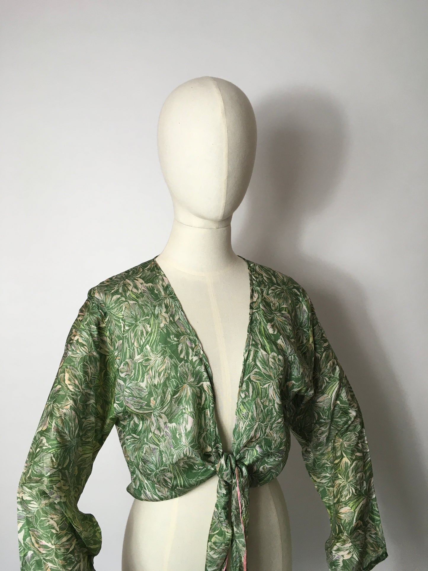 Original 1930’s Floral Silk Wrap / Bolero - In a beautiful Angelic Colour Pallet